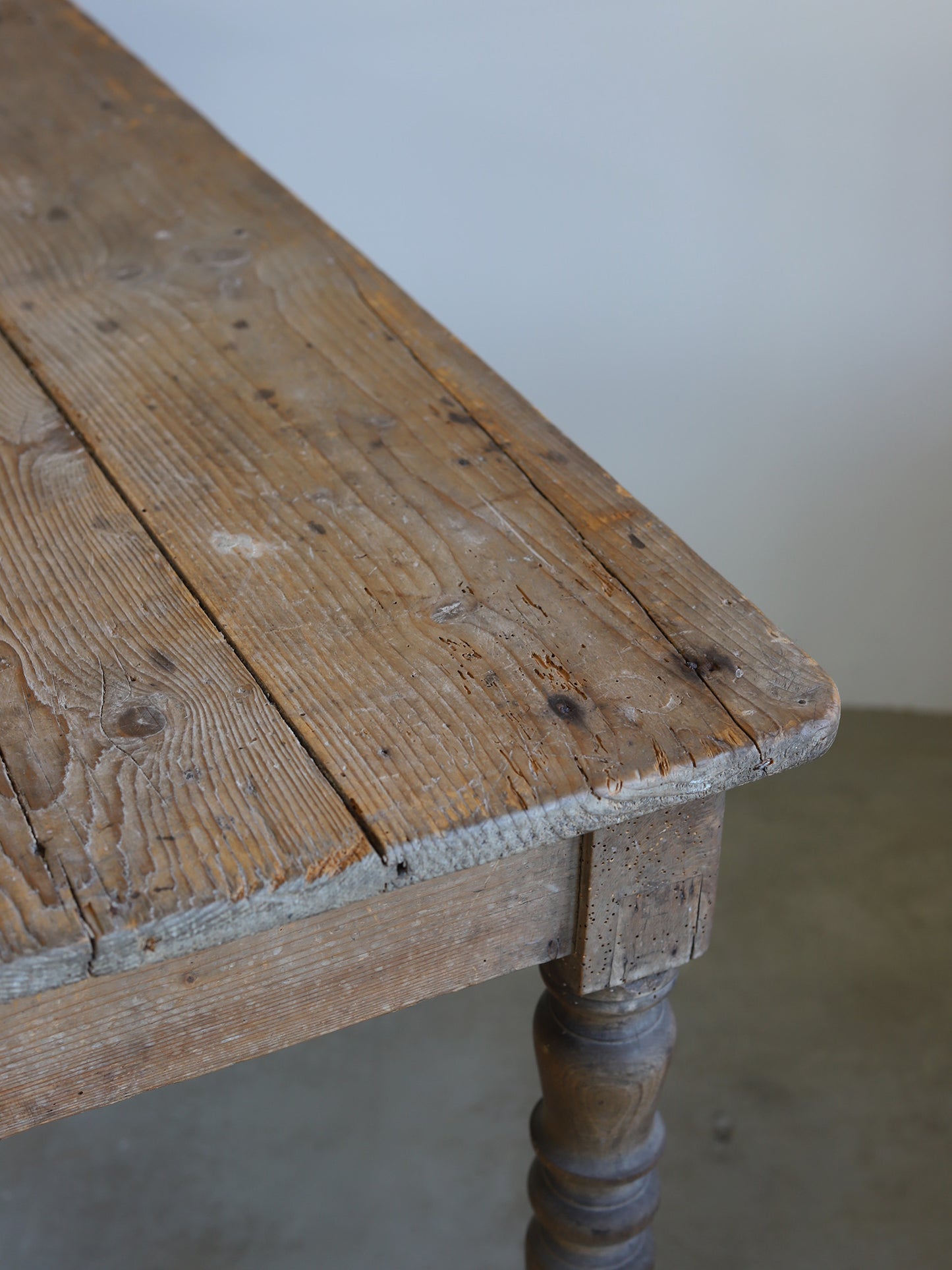 152  FRANCE WOODEN TABLE