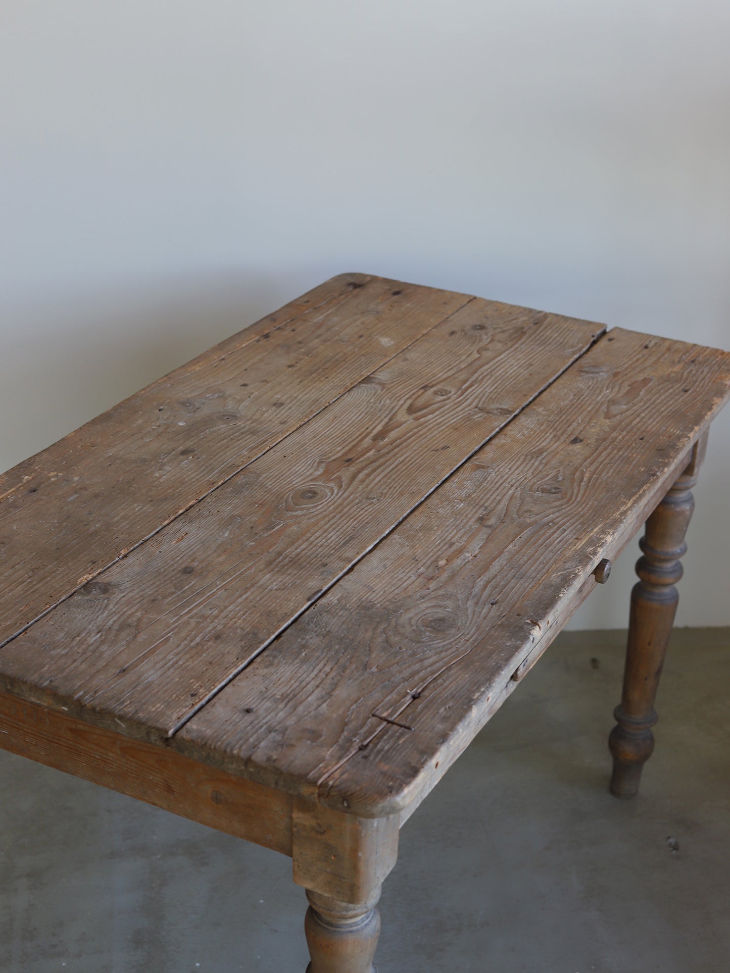 152  FRANCE WOODEN TABLE