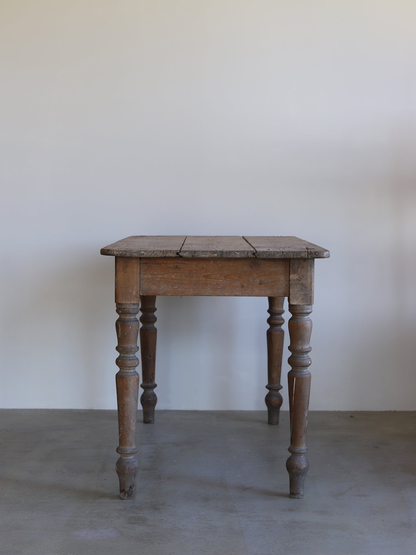 152  FRANCE WOODEN TABLE