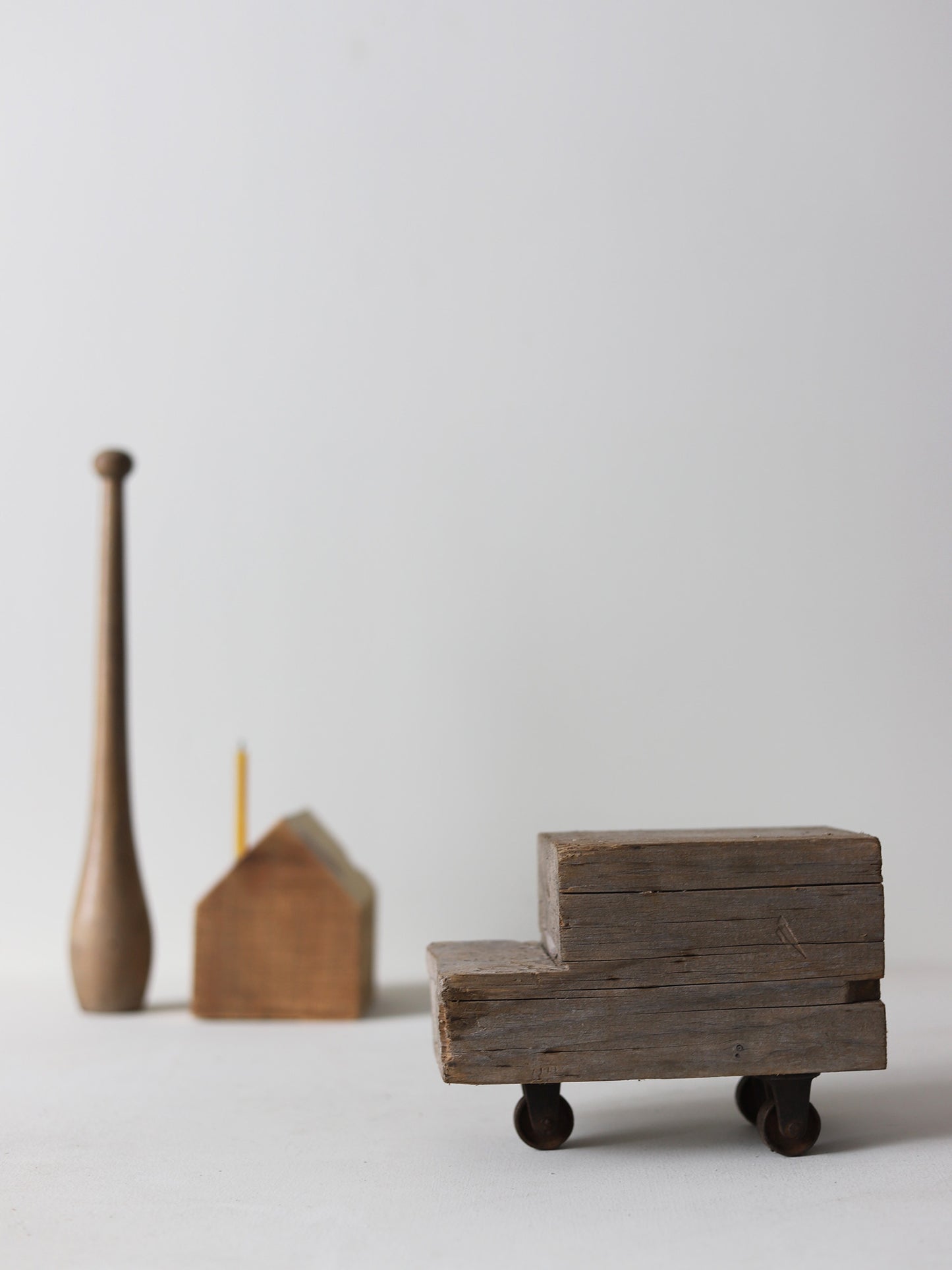 003 オート三輪と三角屋根