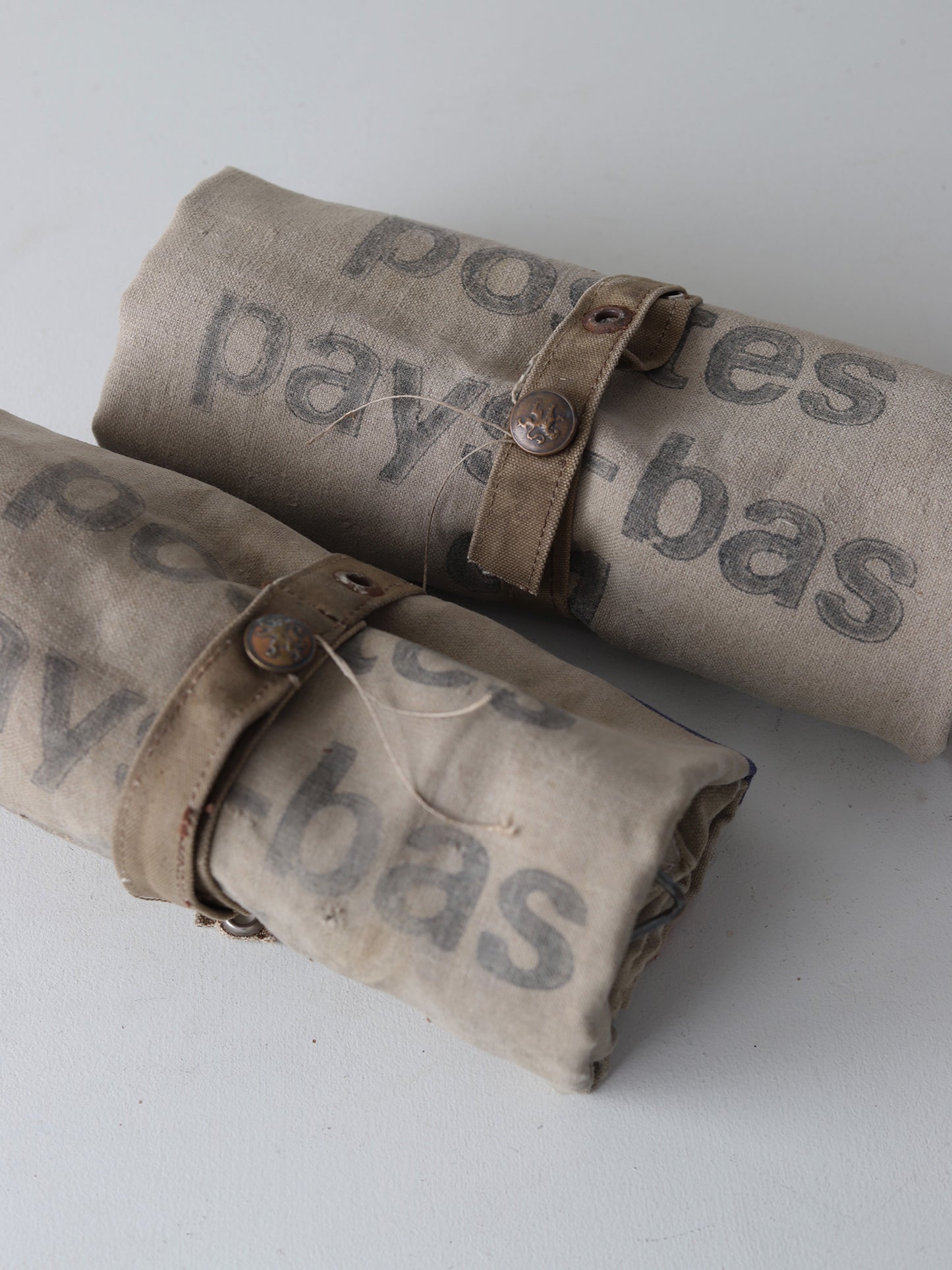 018 くるりと巻いたポストバック