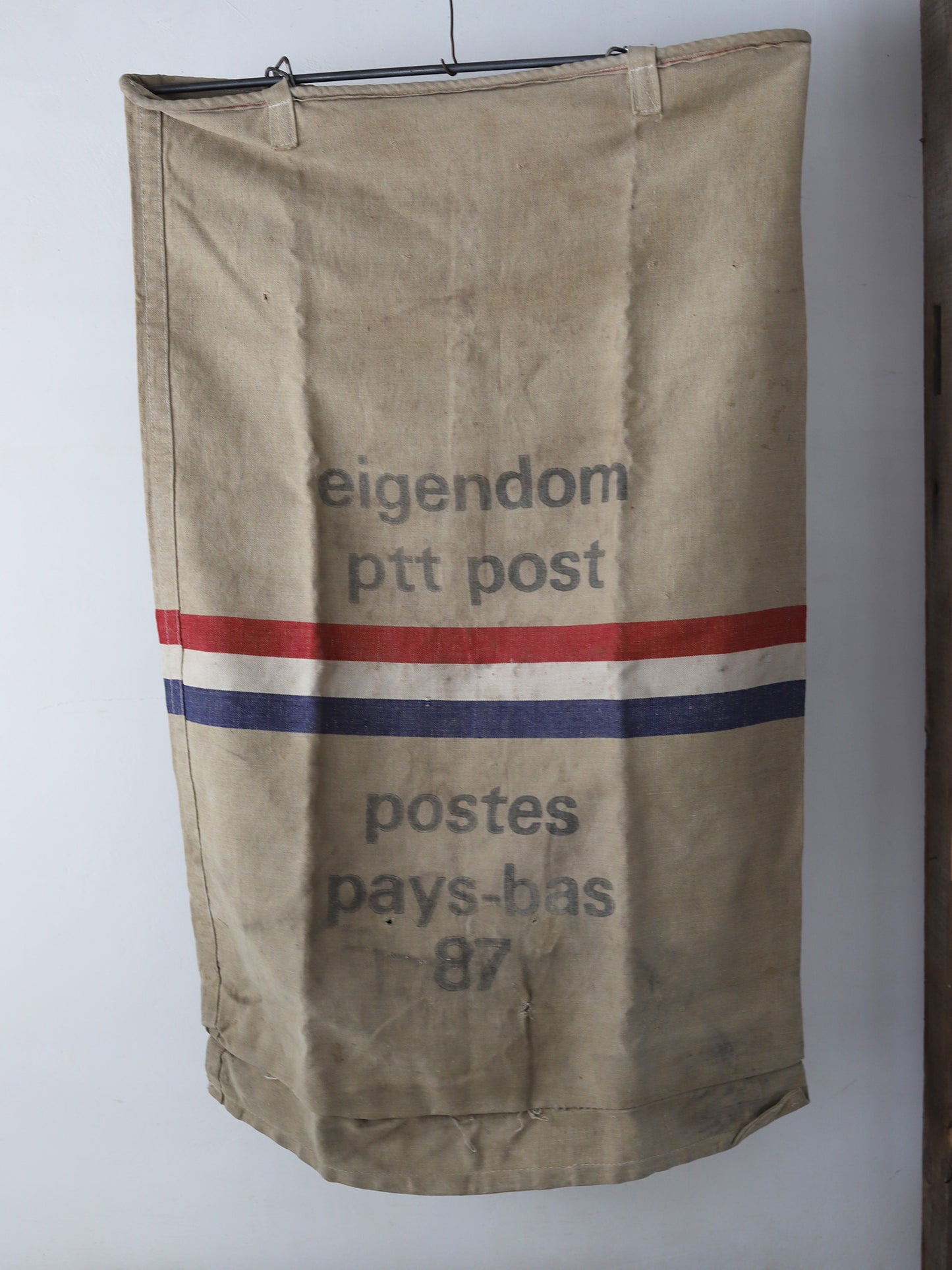 018 くるりと巻いたポストバック