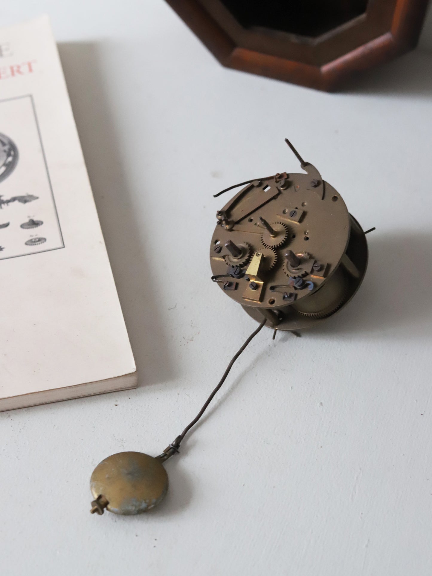 055 古時計と時計の中身と時計の本