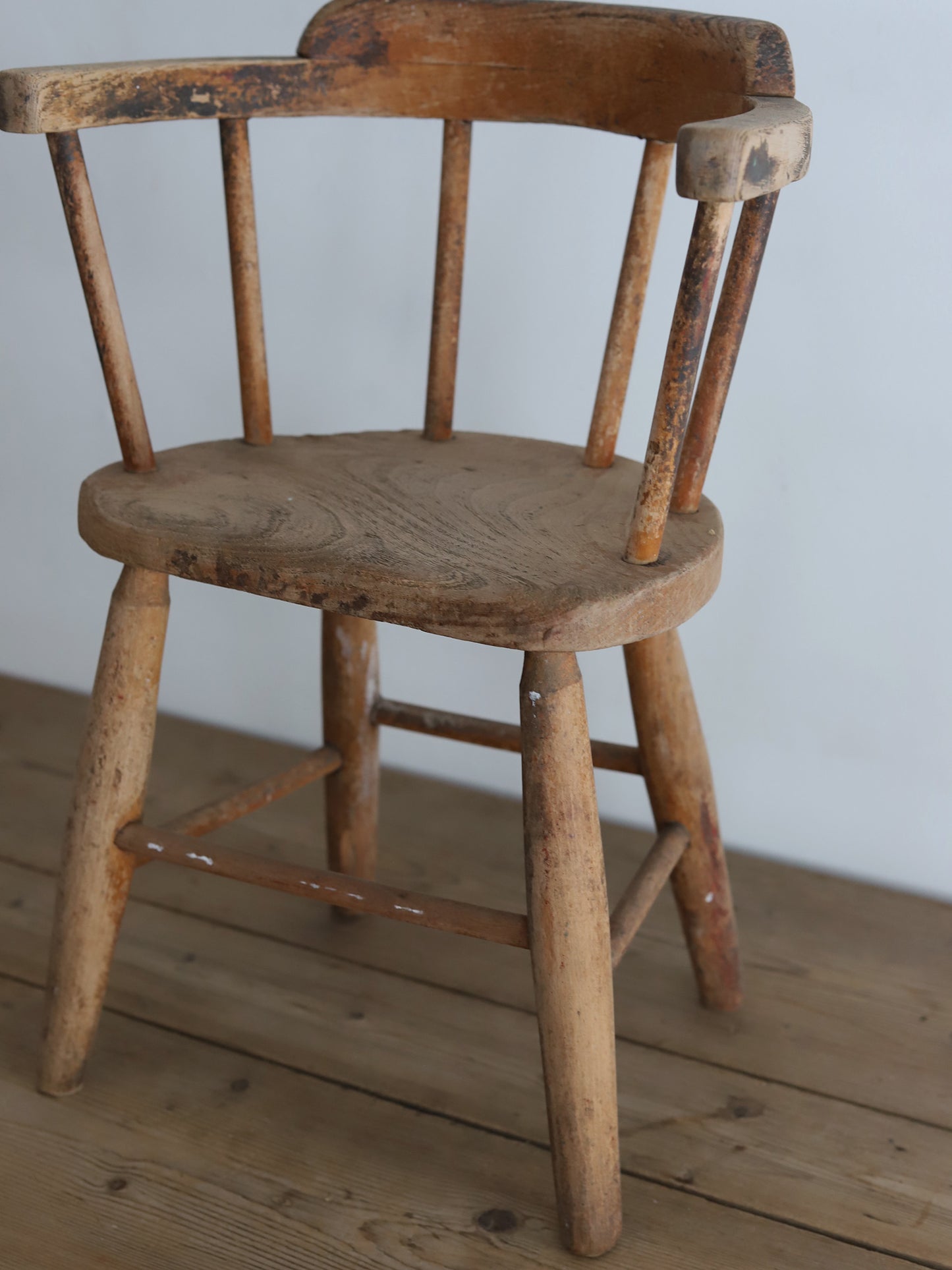 068 CHILD CHAIR
