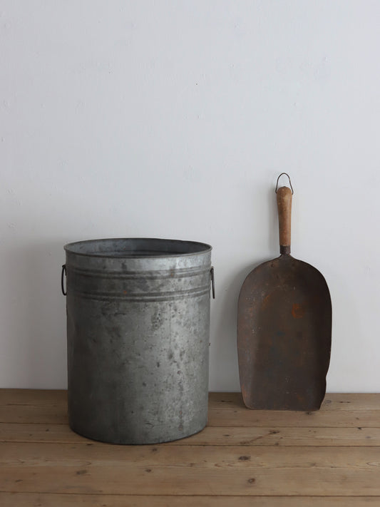 094 スコップとバケツ