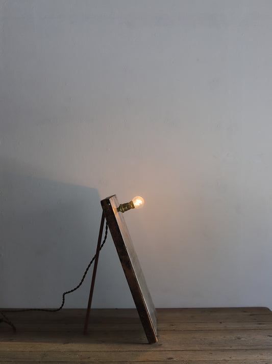 023 活版印刷のゲラ板にランプ