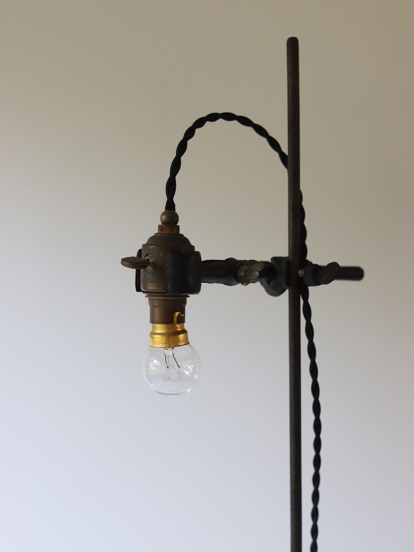 IRON STAND LAMP 178