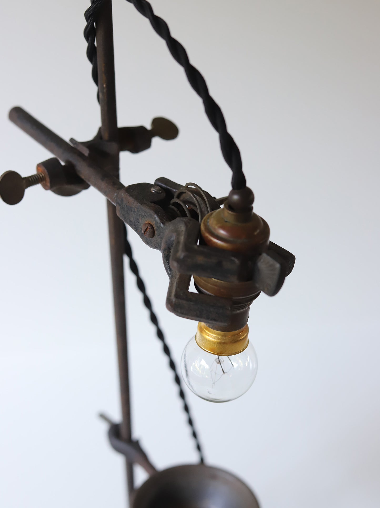 IRON STAND LAMP 179