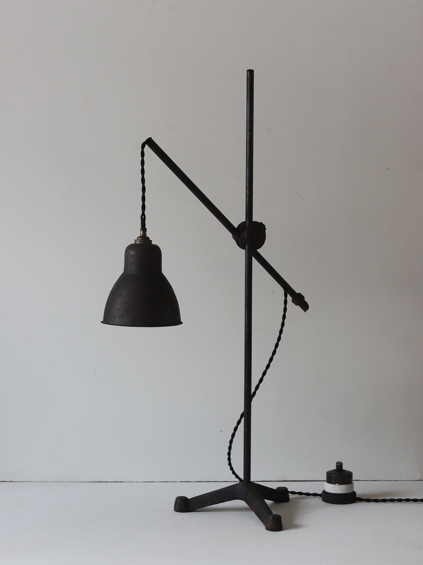 IRON STAND LAMP