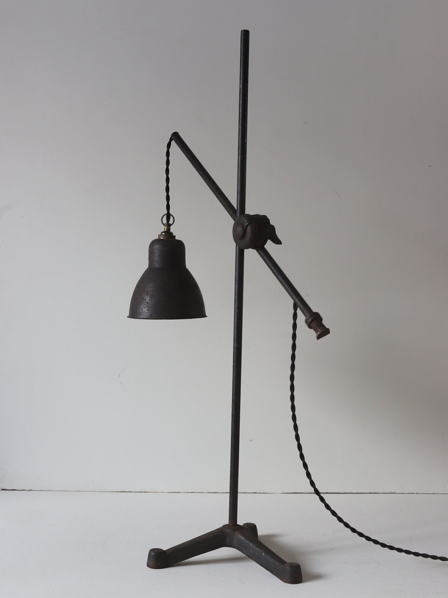 IRON STAND LAMP