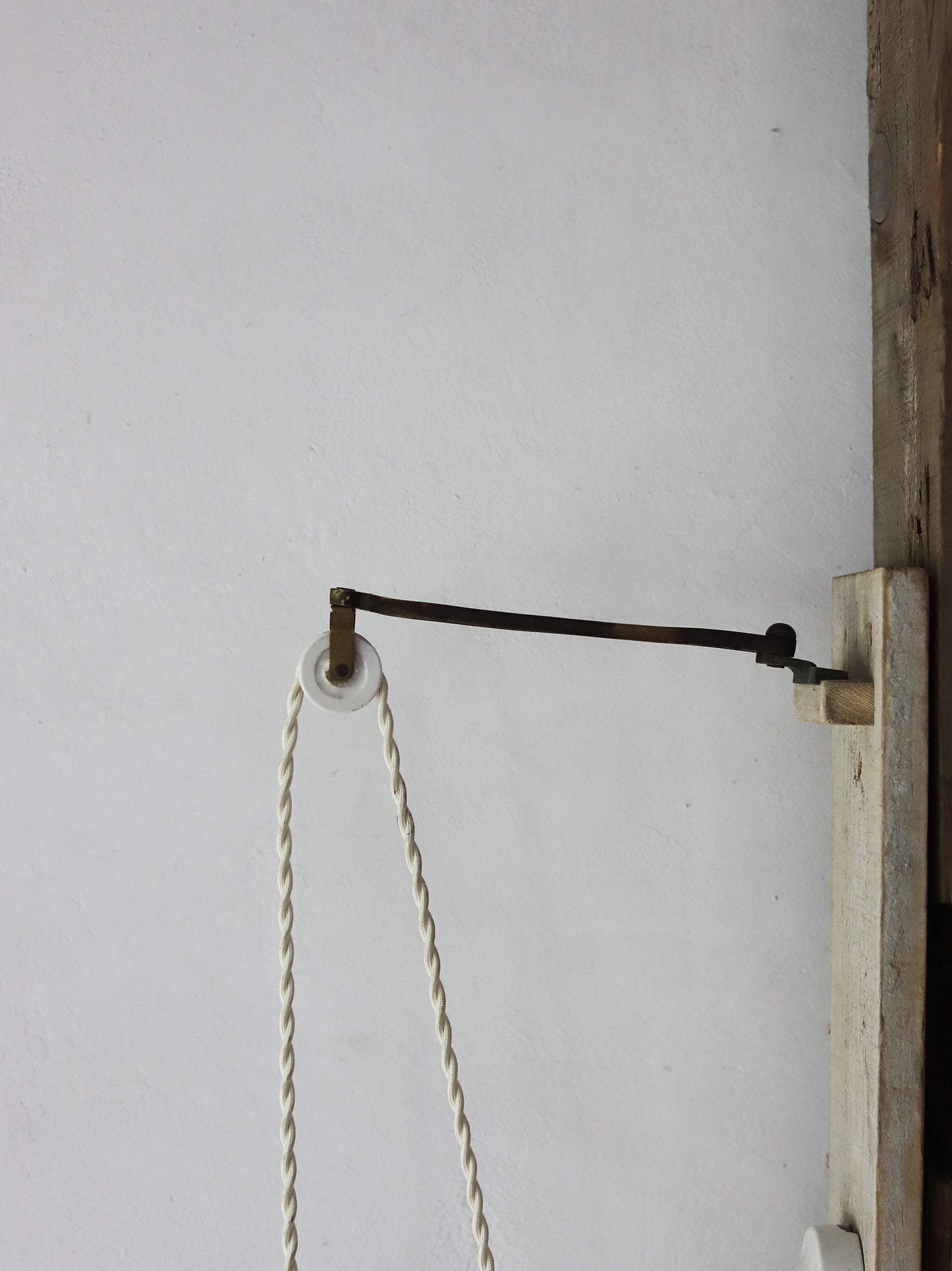 POTTERY LIFTING LAMP