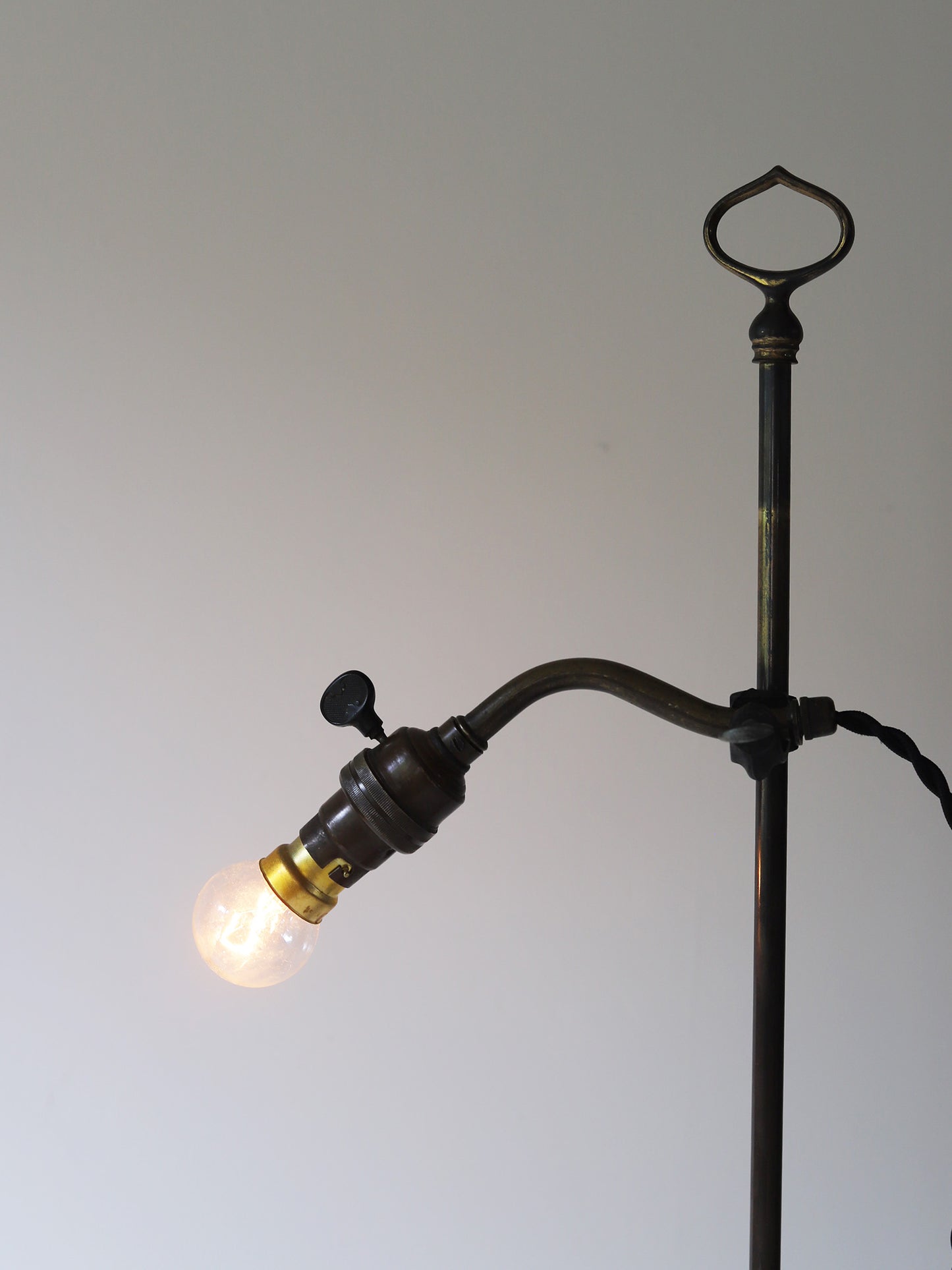 STAND LAMP