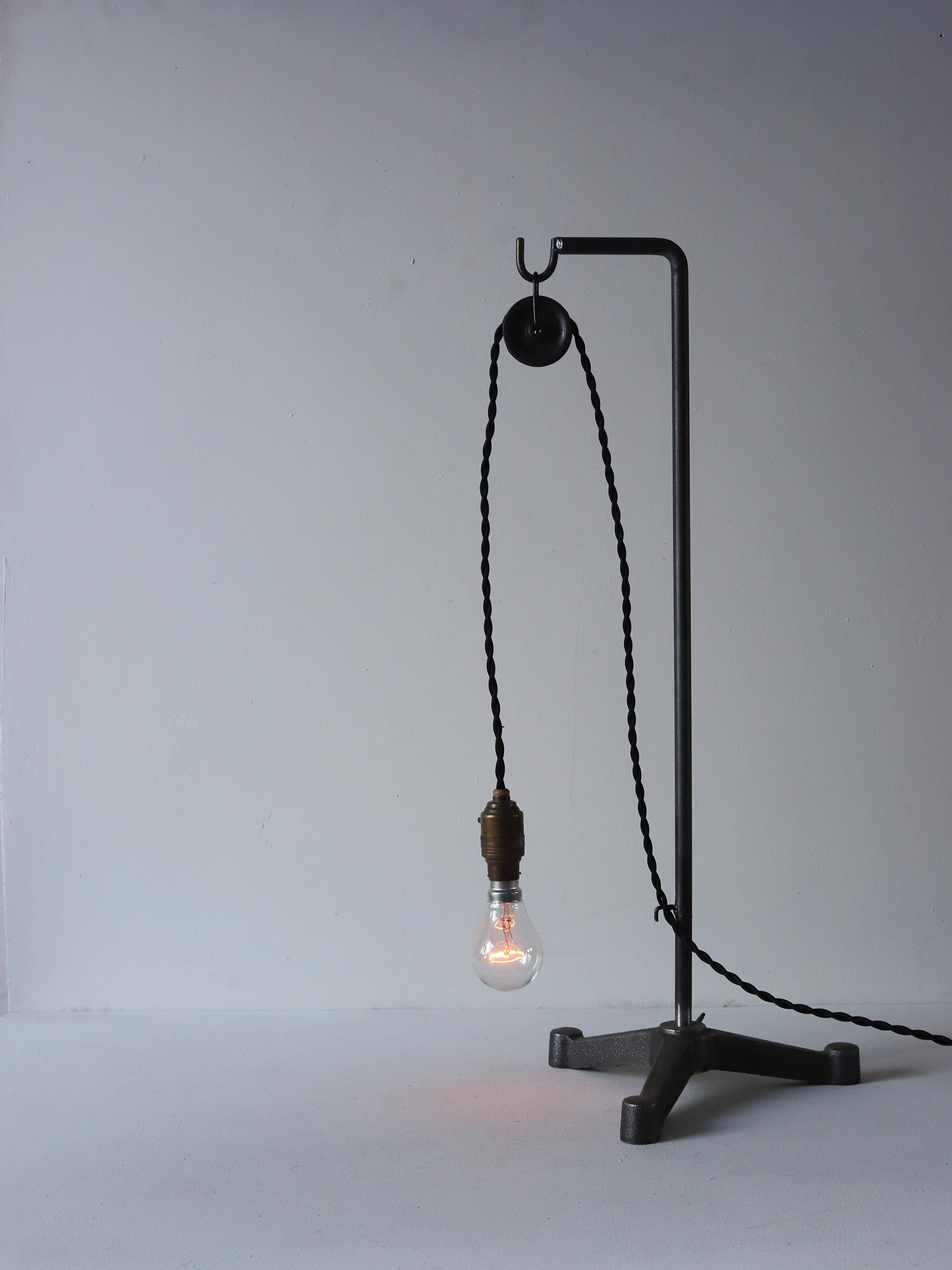IRON STAND LAMP