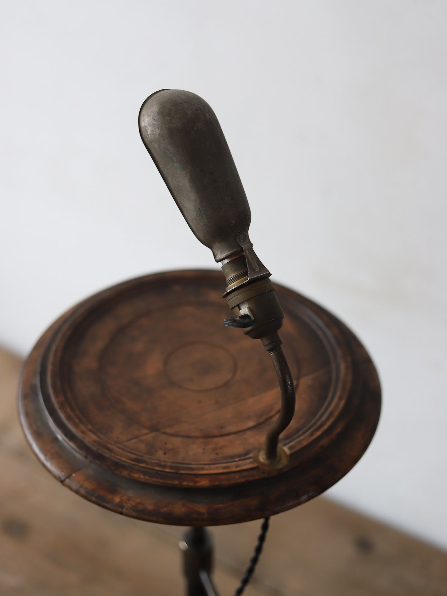 SIDE TABLE with LAMP