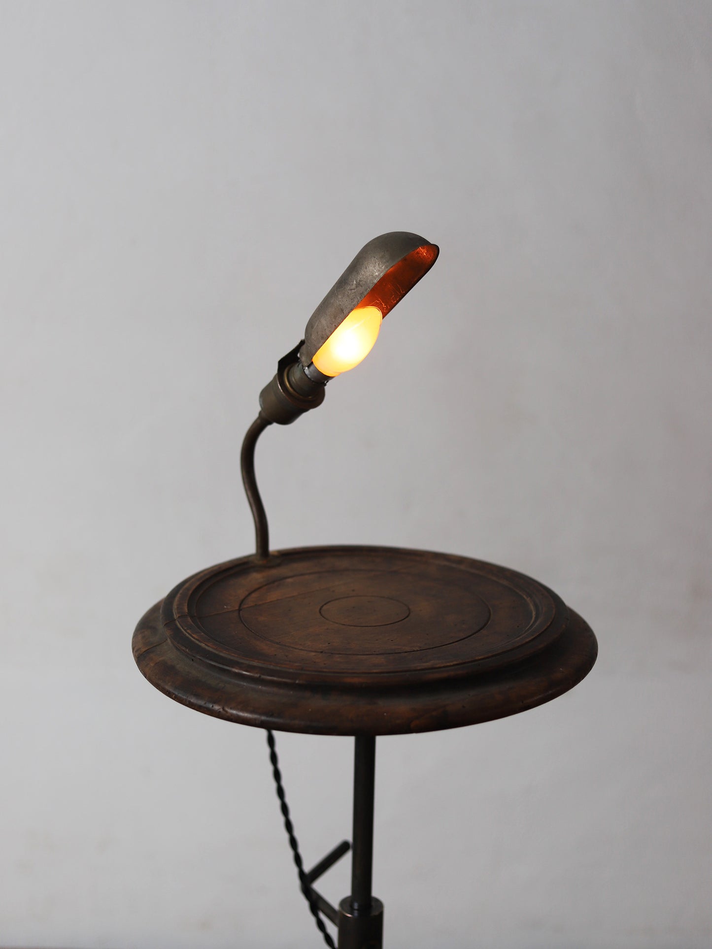 SIDE TABLE with LAMP