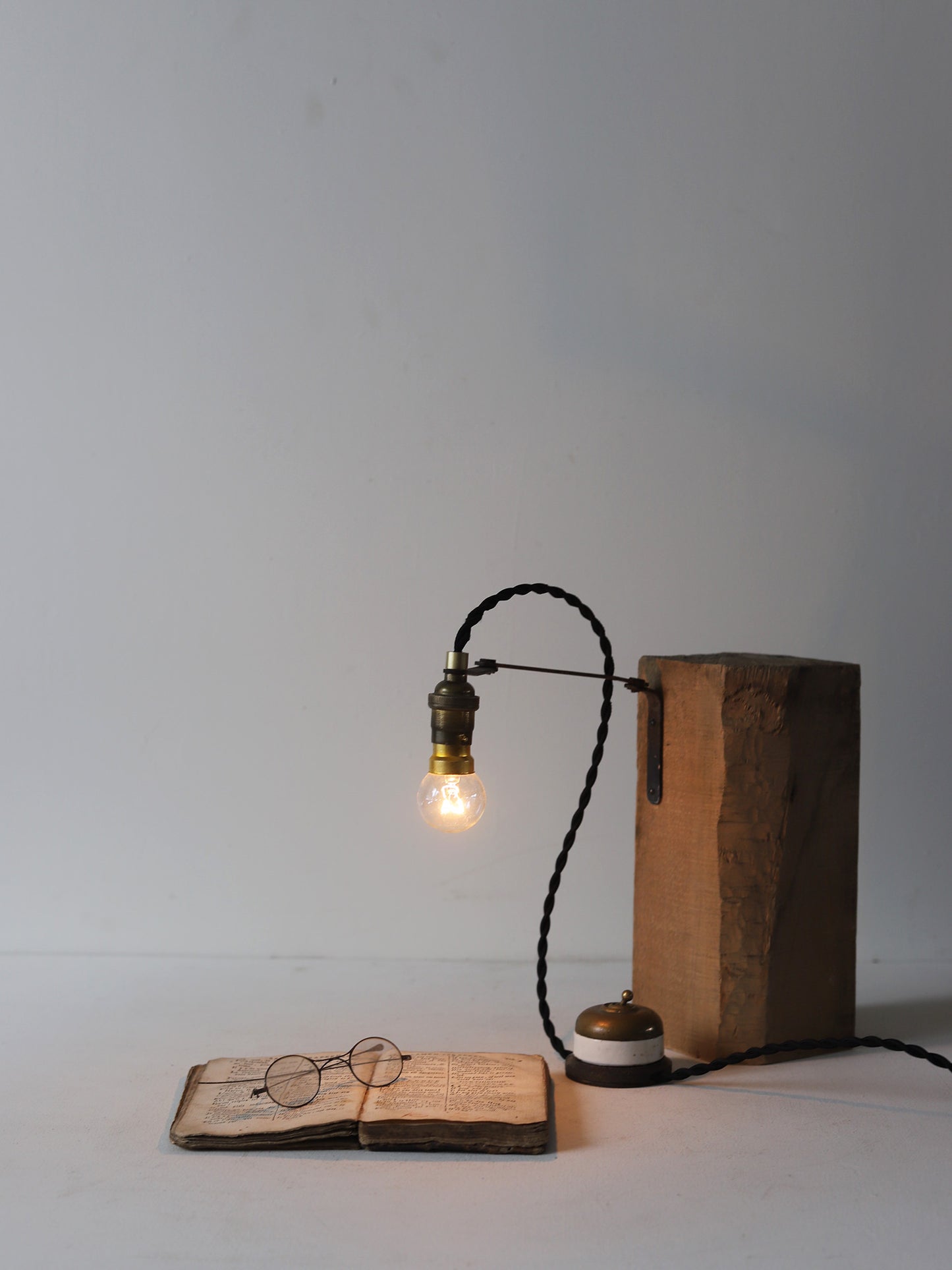 WALL LAMP