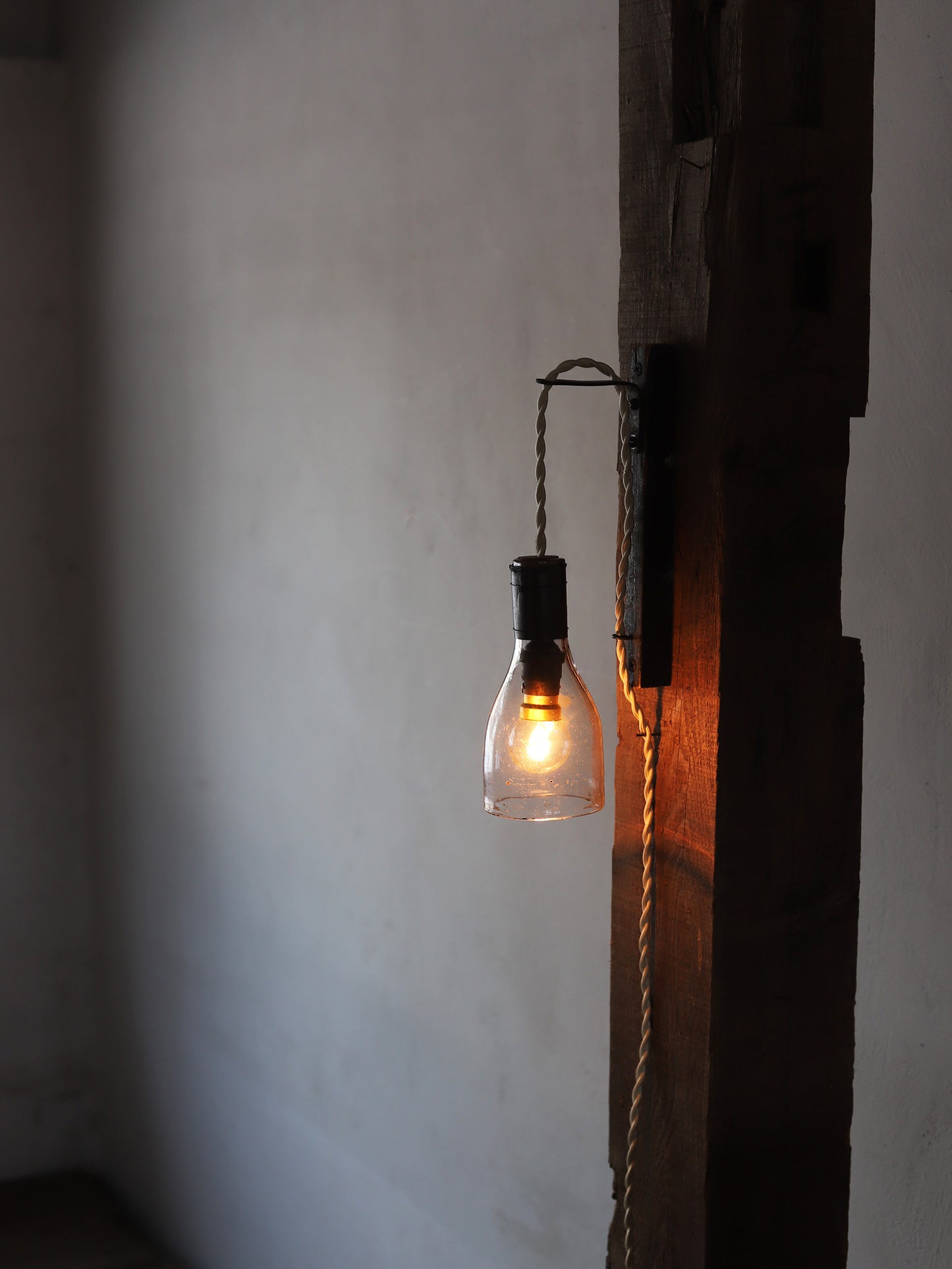 GLASS SHADE LAMP