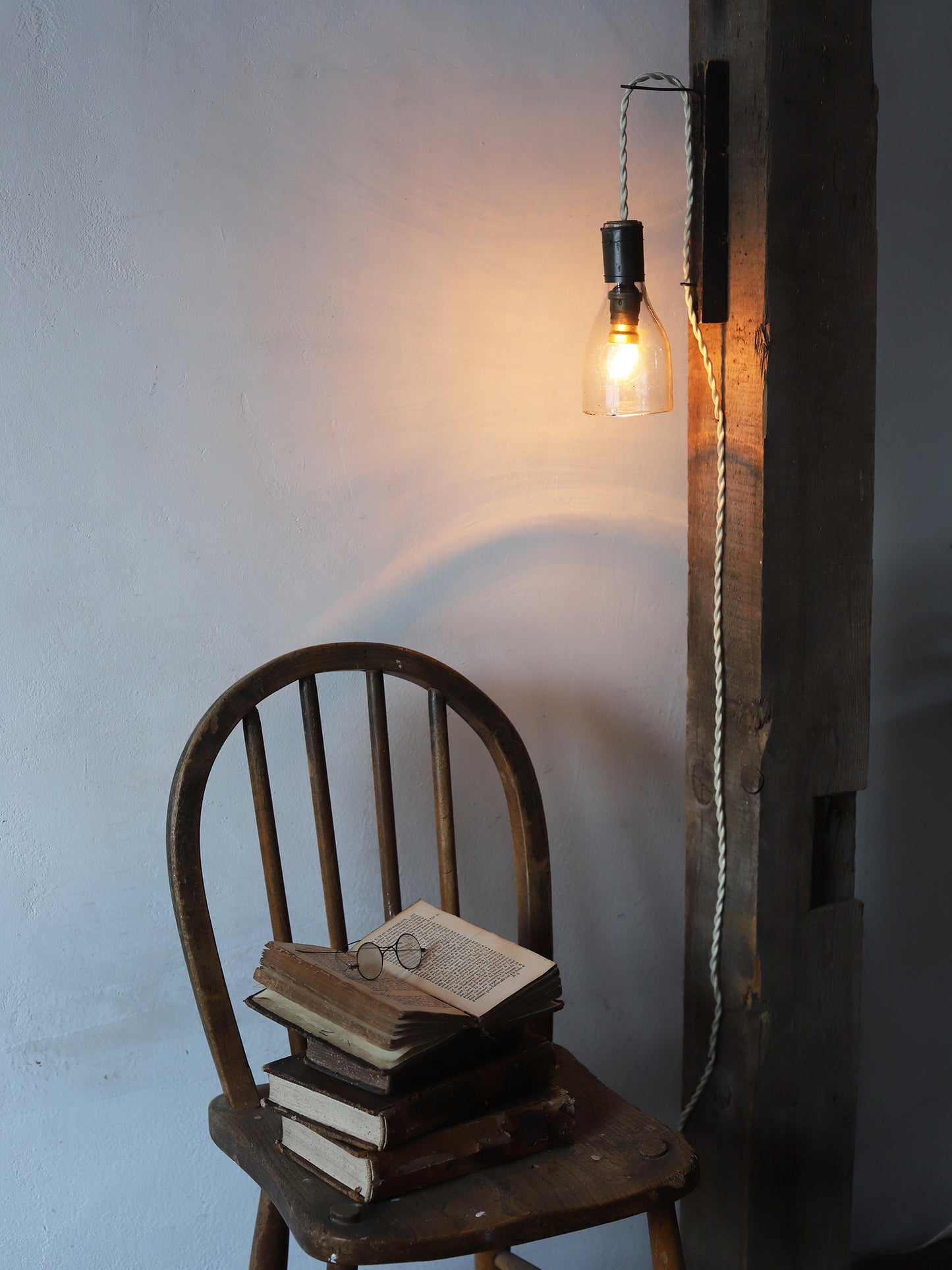 GLASS SHADE LAMP