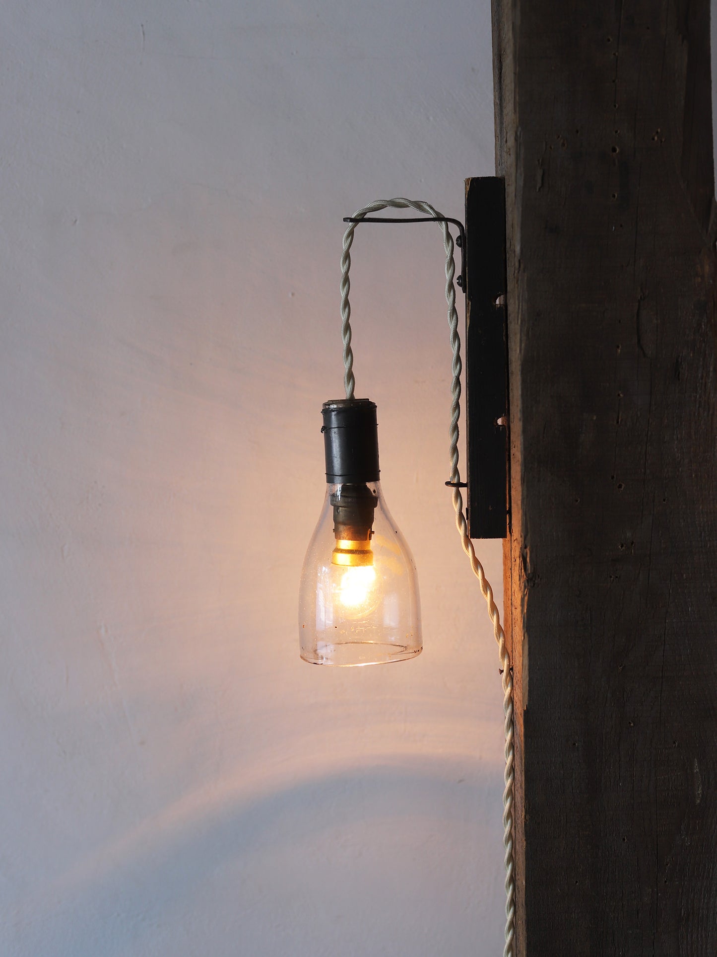 GLASS SHADE LAMP