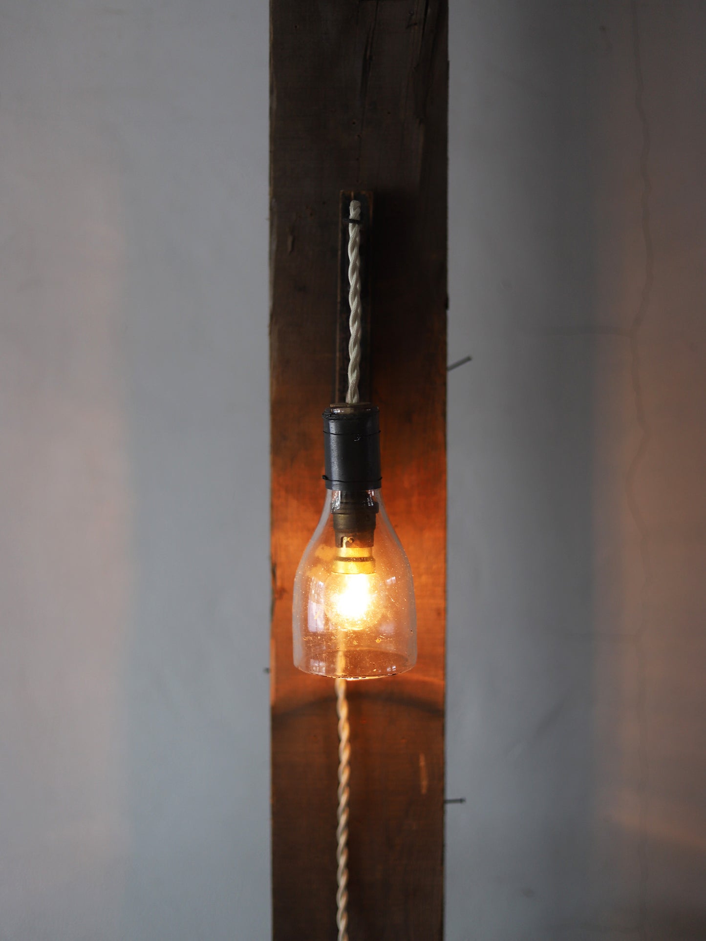 GLASS SHADE LAMP