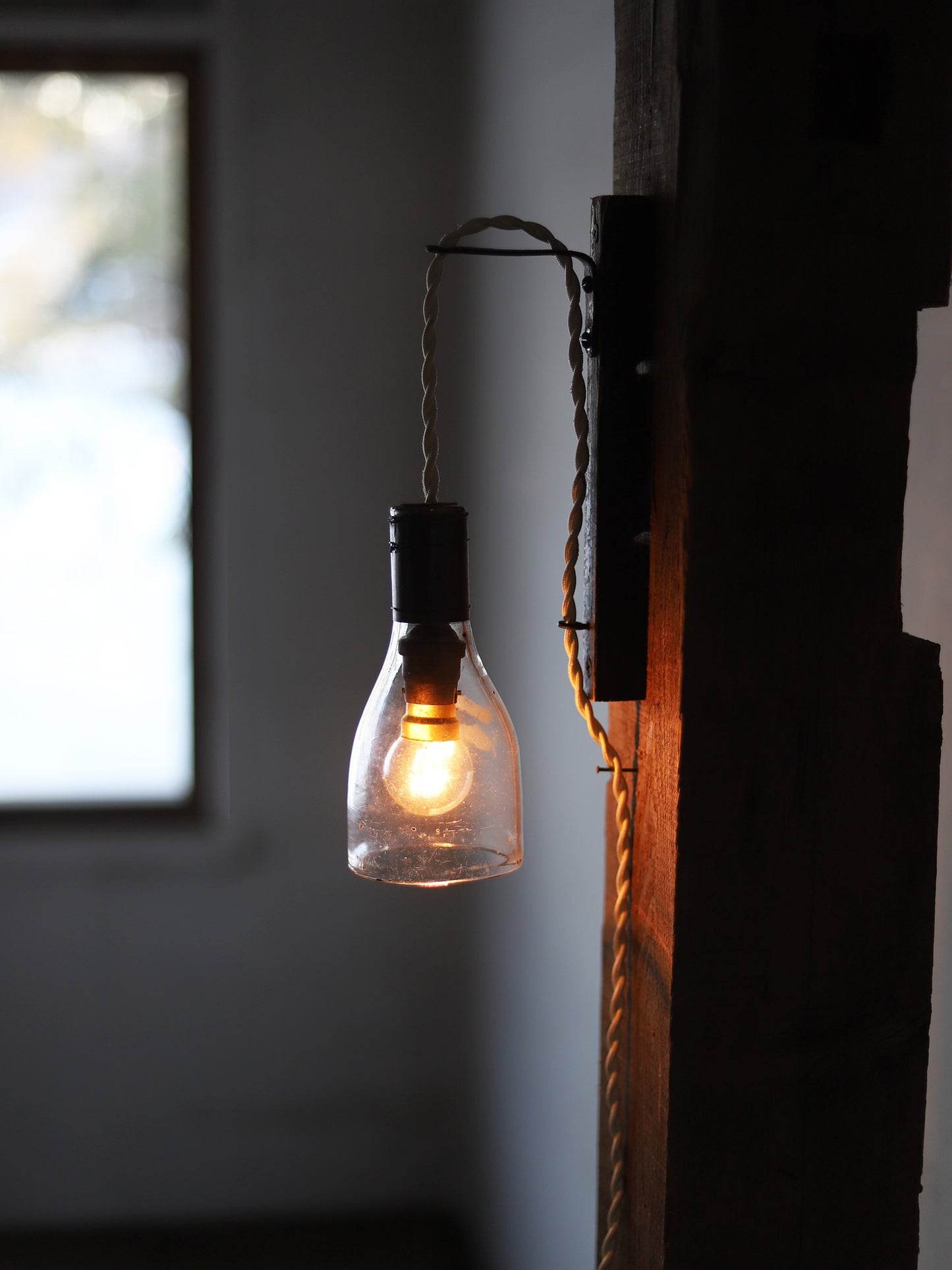 GLASS SHADE LAMP
