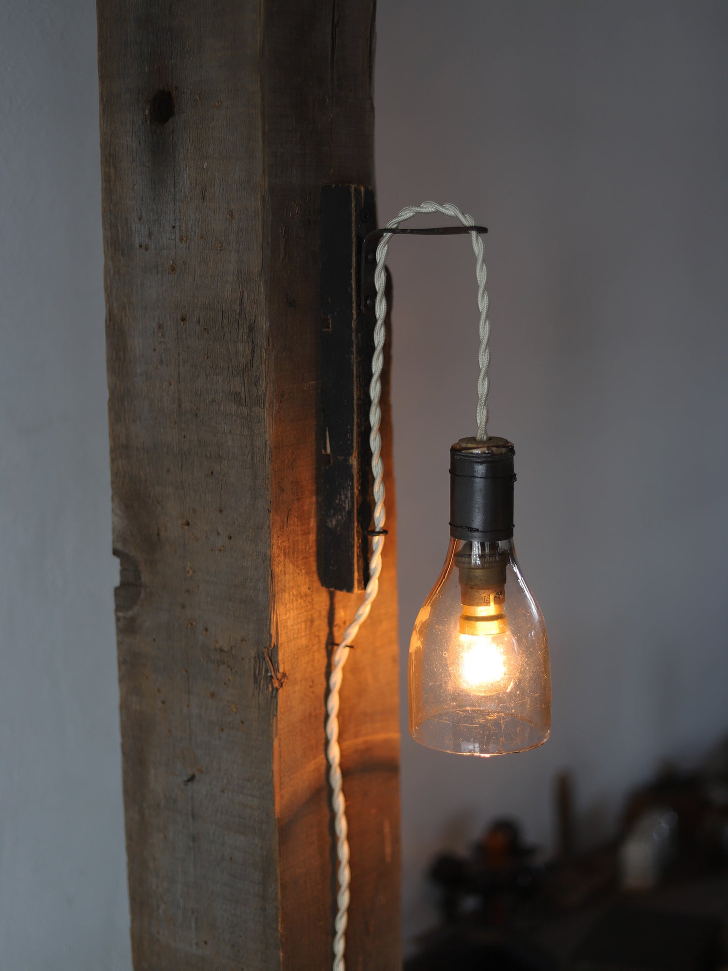 GLASS SHADE LAMP