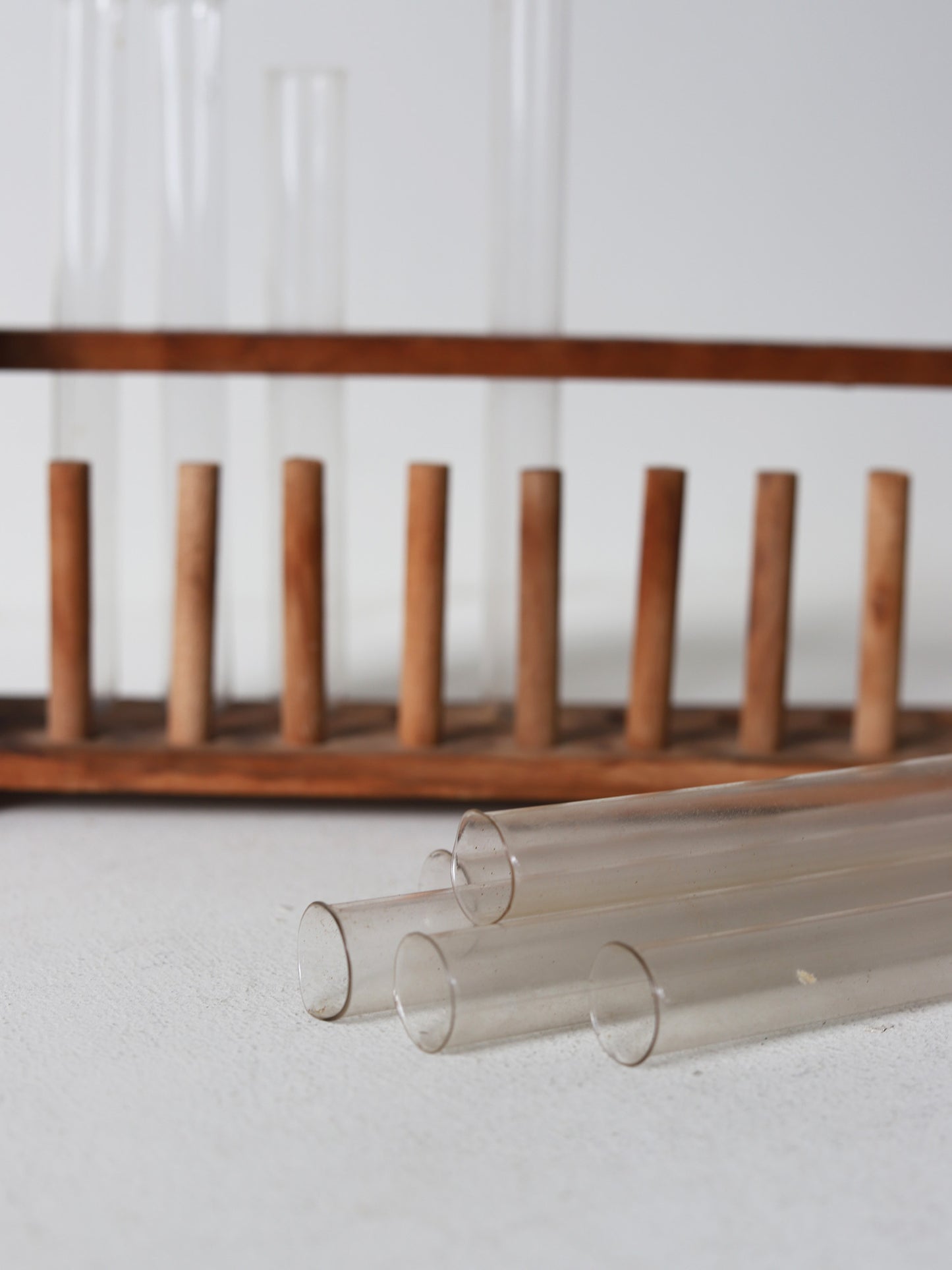 TUBE STAND