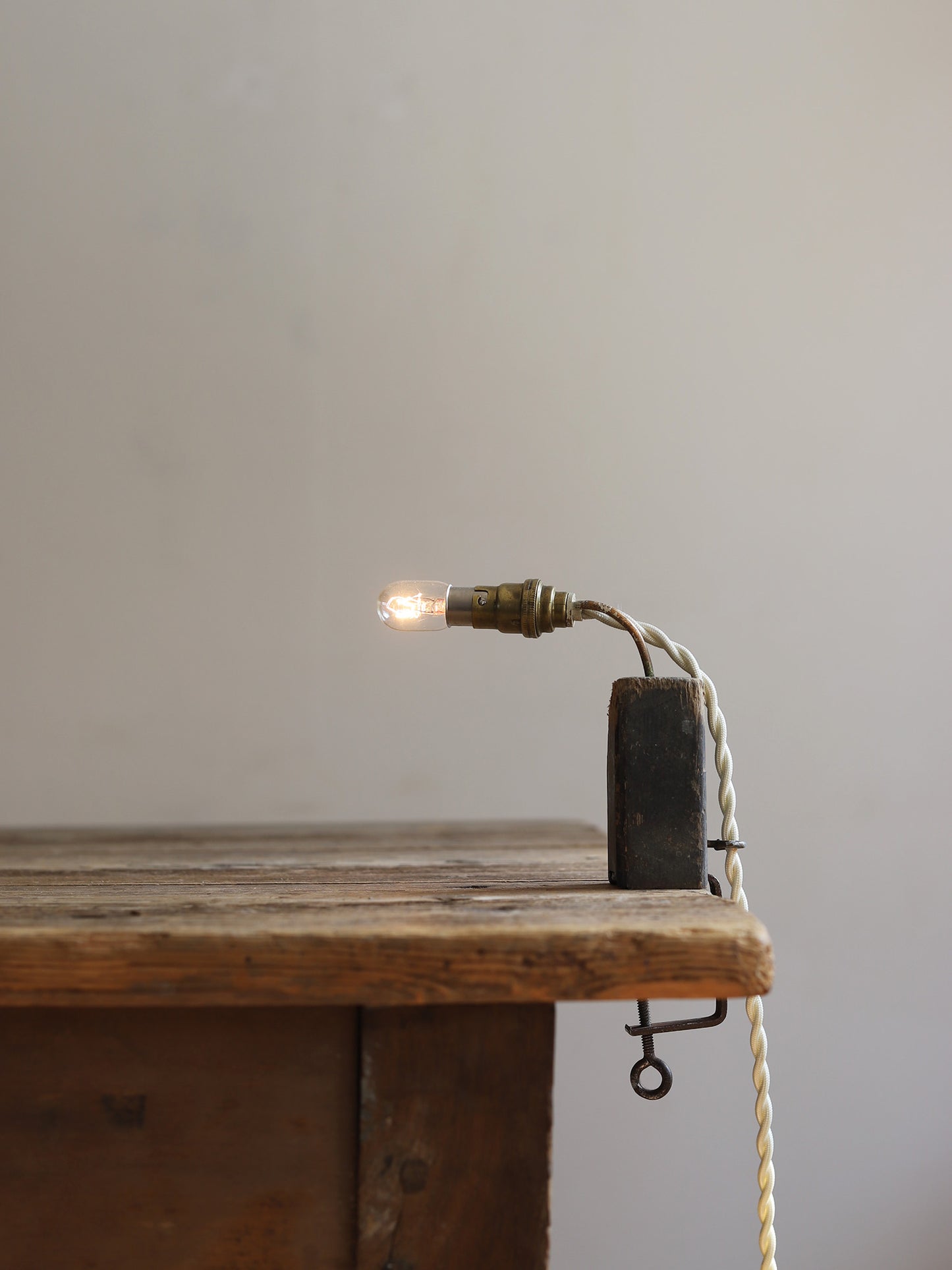 CLAMP LAMP