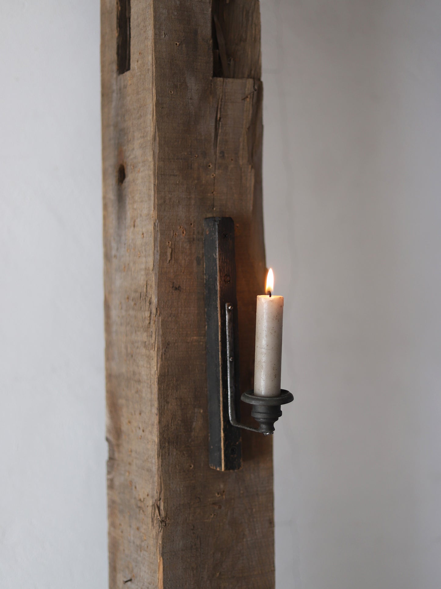 WALL CANDLE STAND
