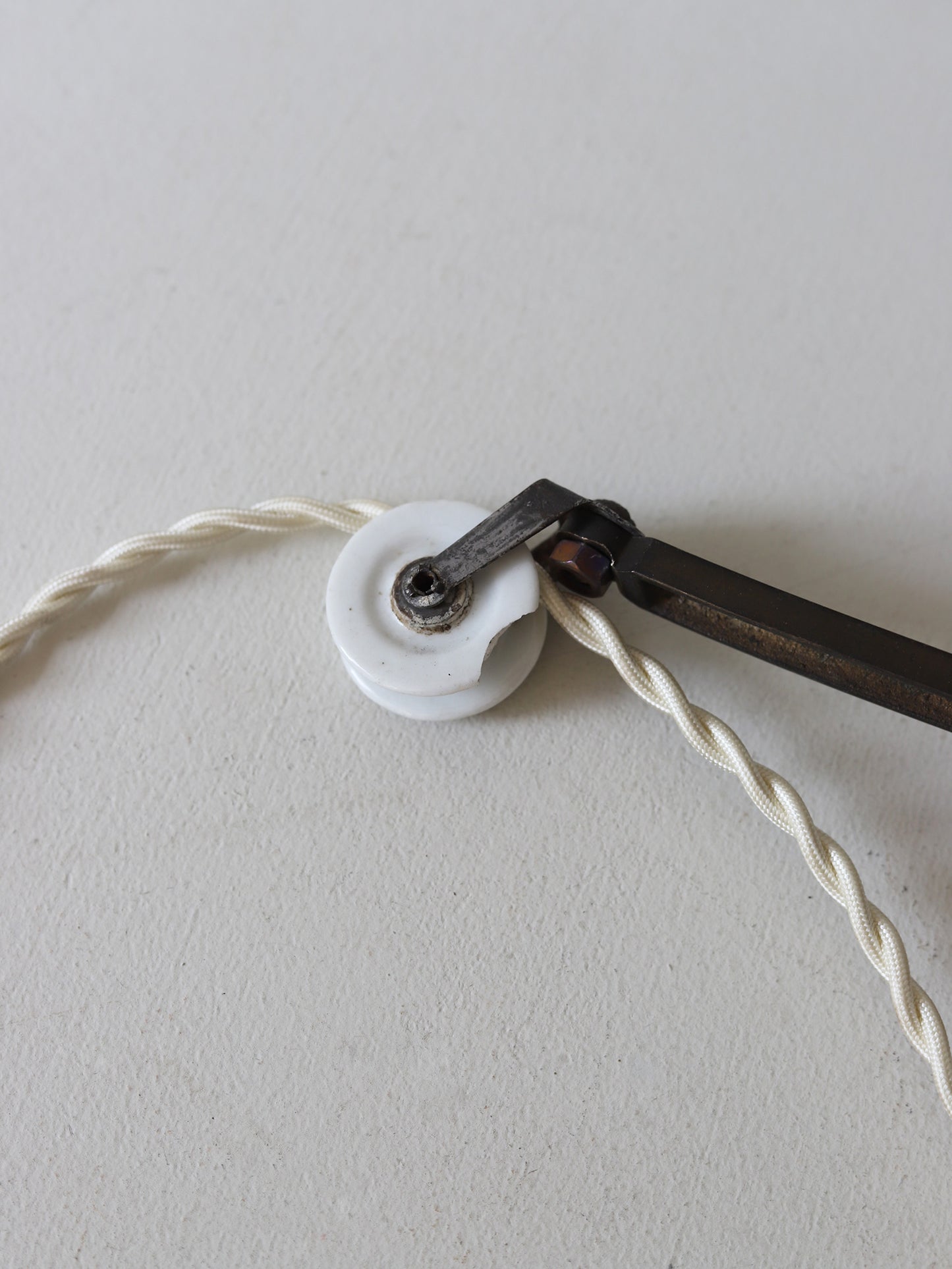 POTTERY LIFTING LAMP