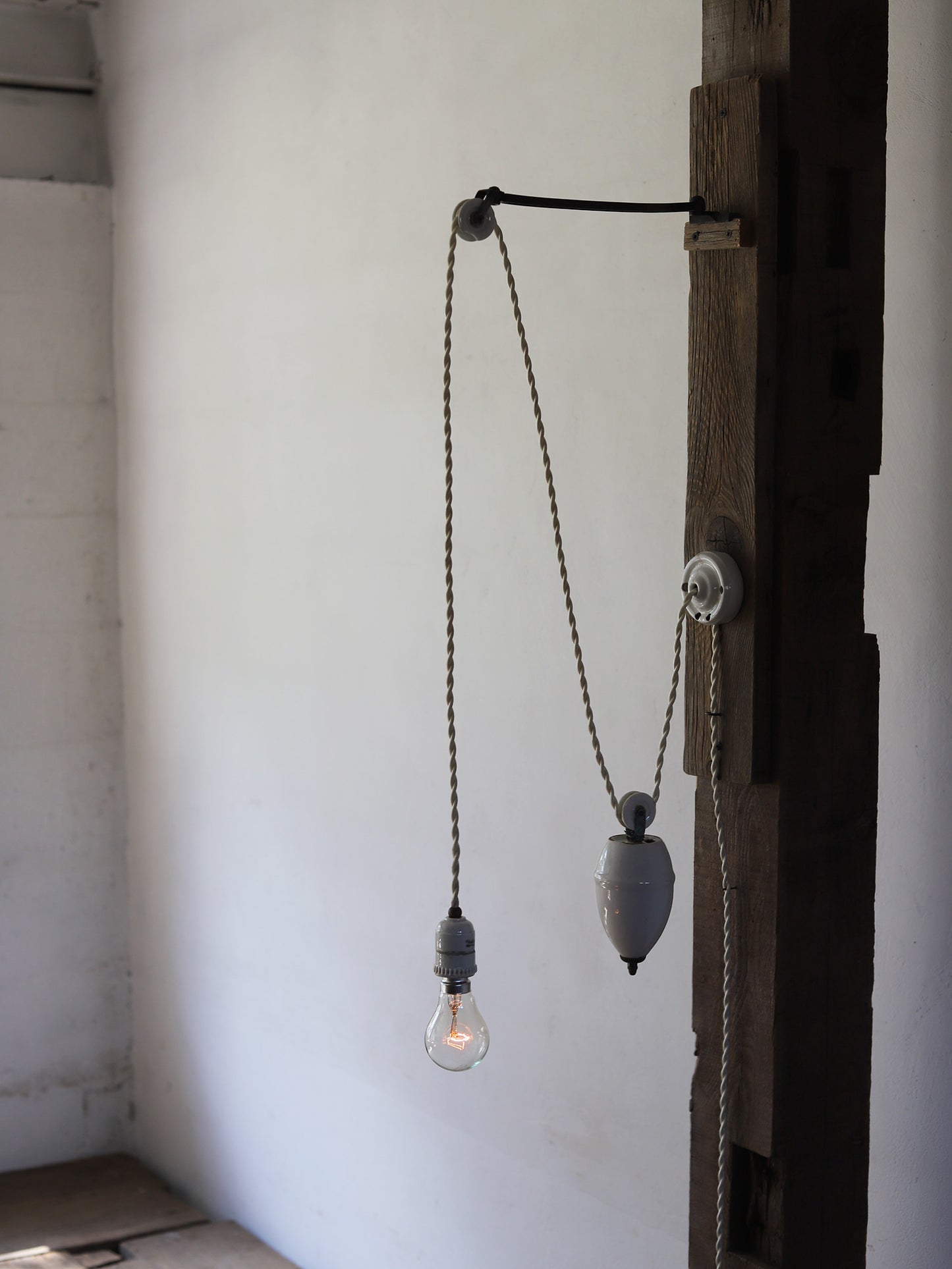 POTTERY LIFTING LAMP