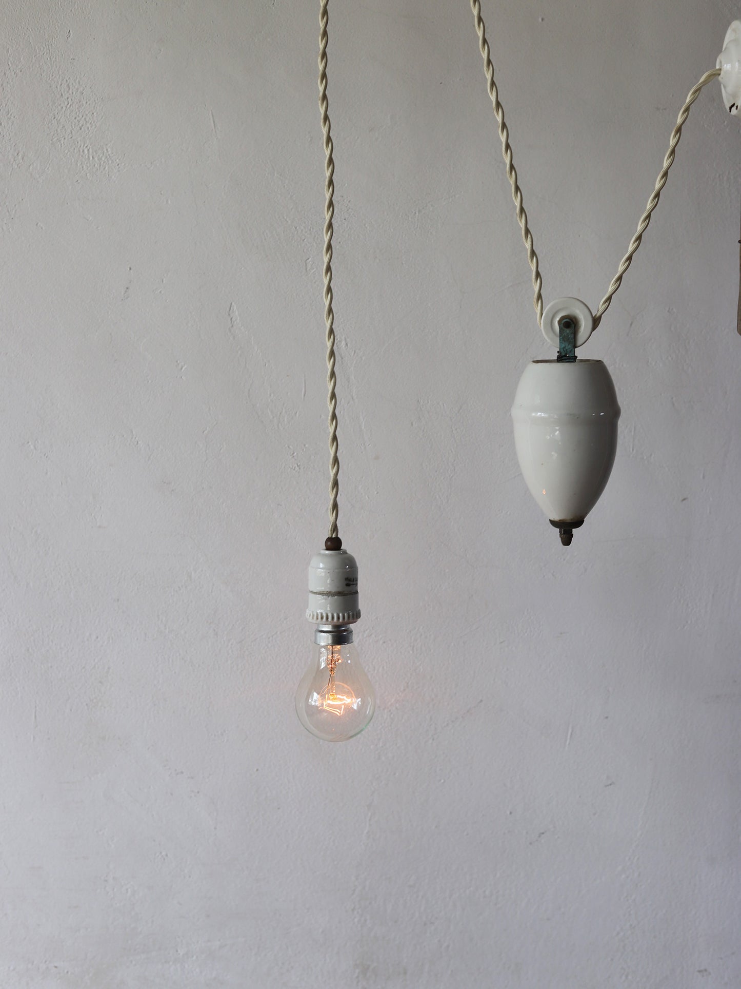 POTTERY LIFTING LAMP