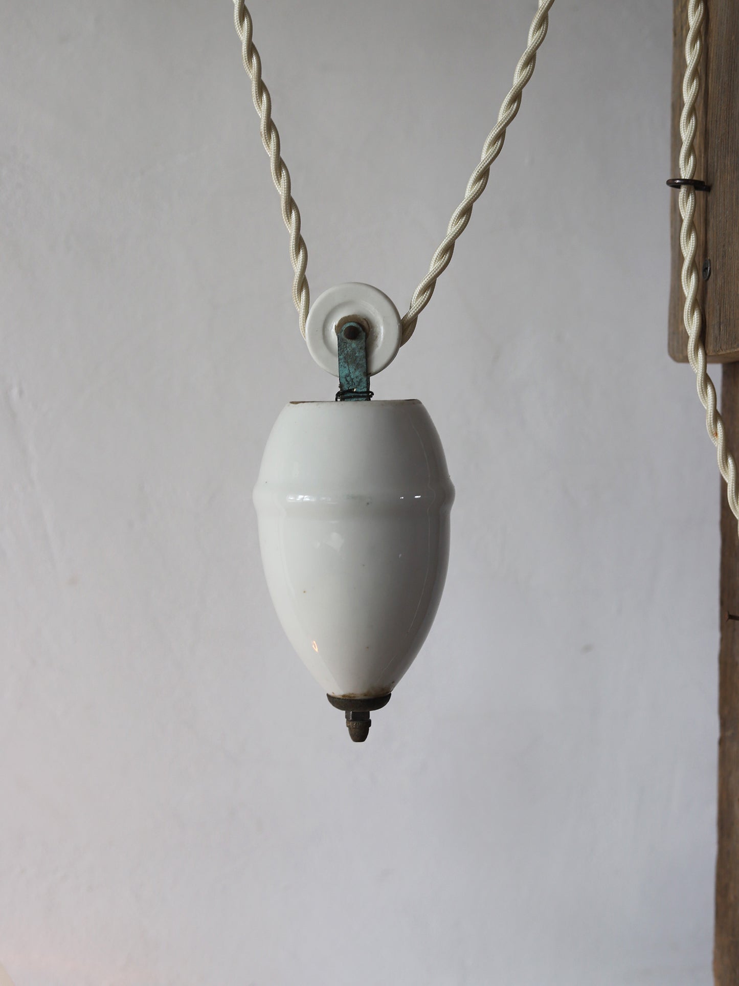 POTTERY LIFTING LAMP