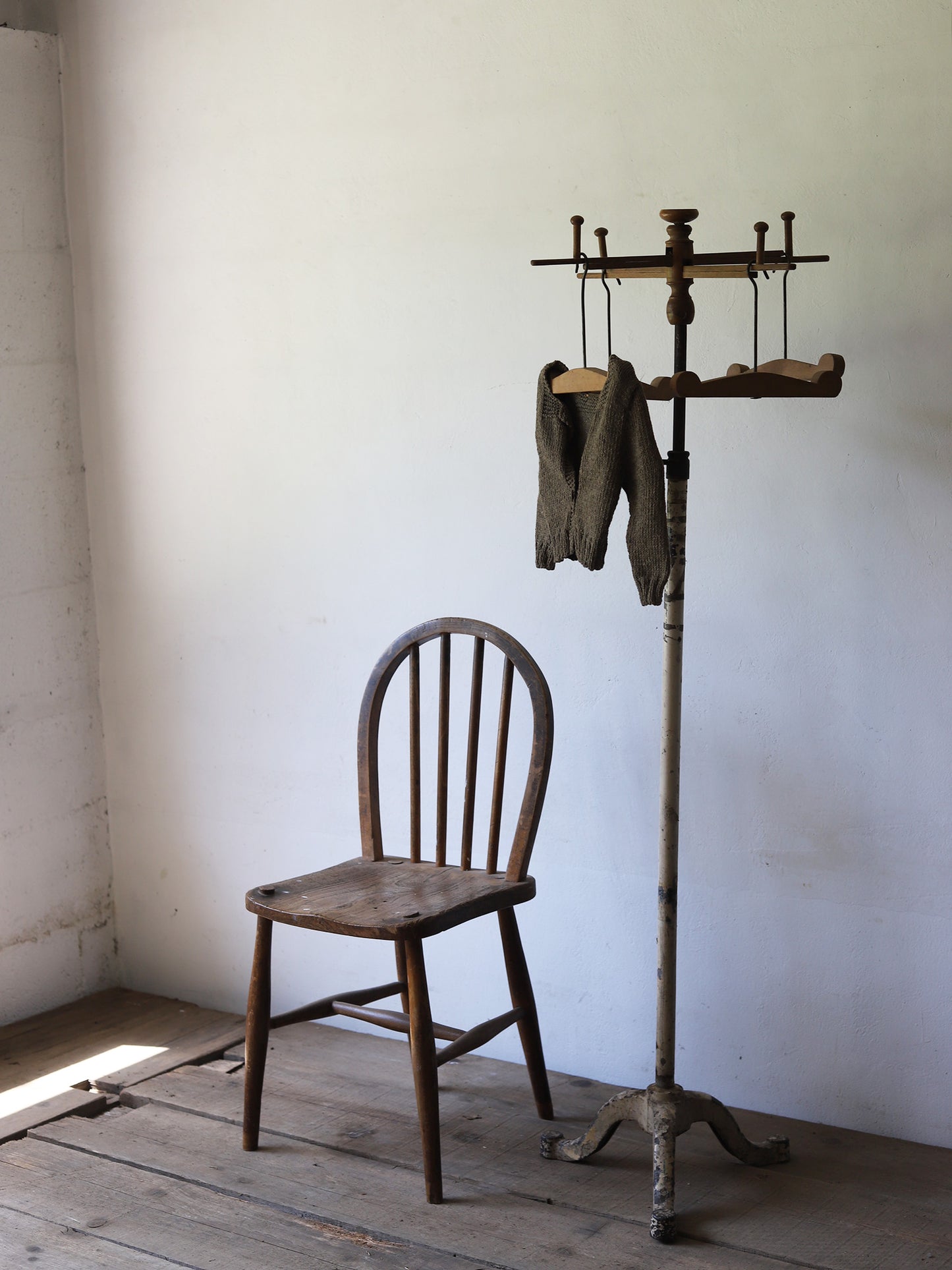HANGER STAND