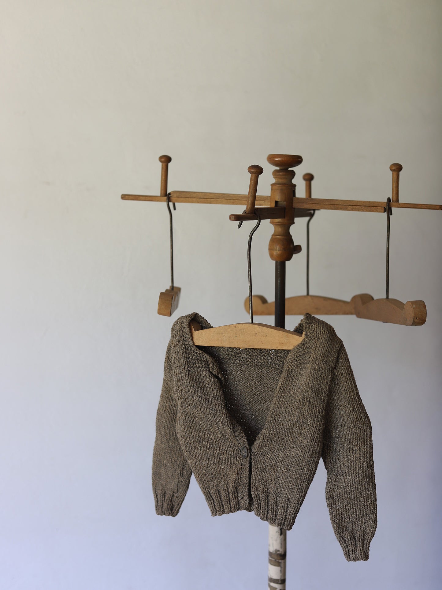 HANGER STAND