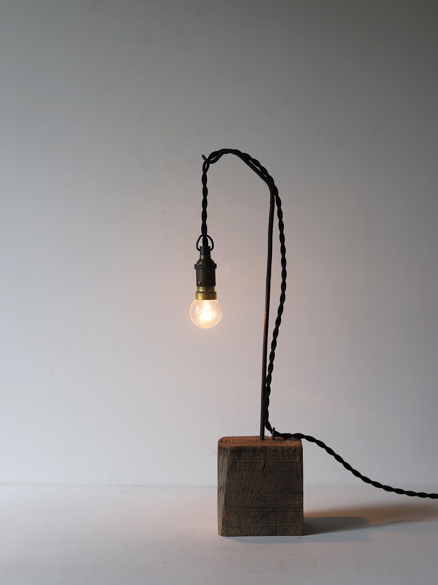 WOOD BROCK LAMP