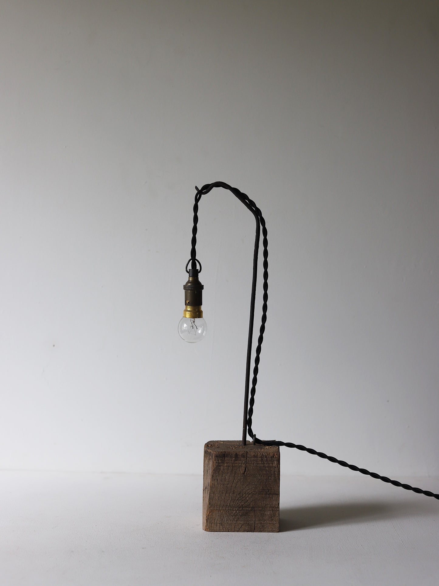 WOOD BROCK LAMP