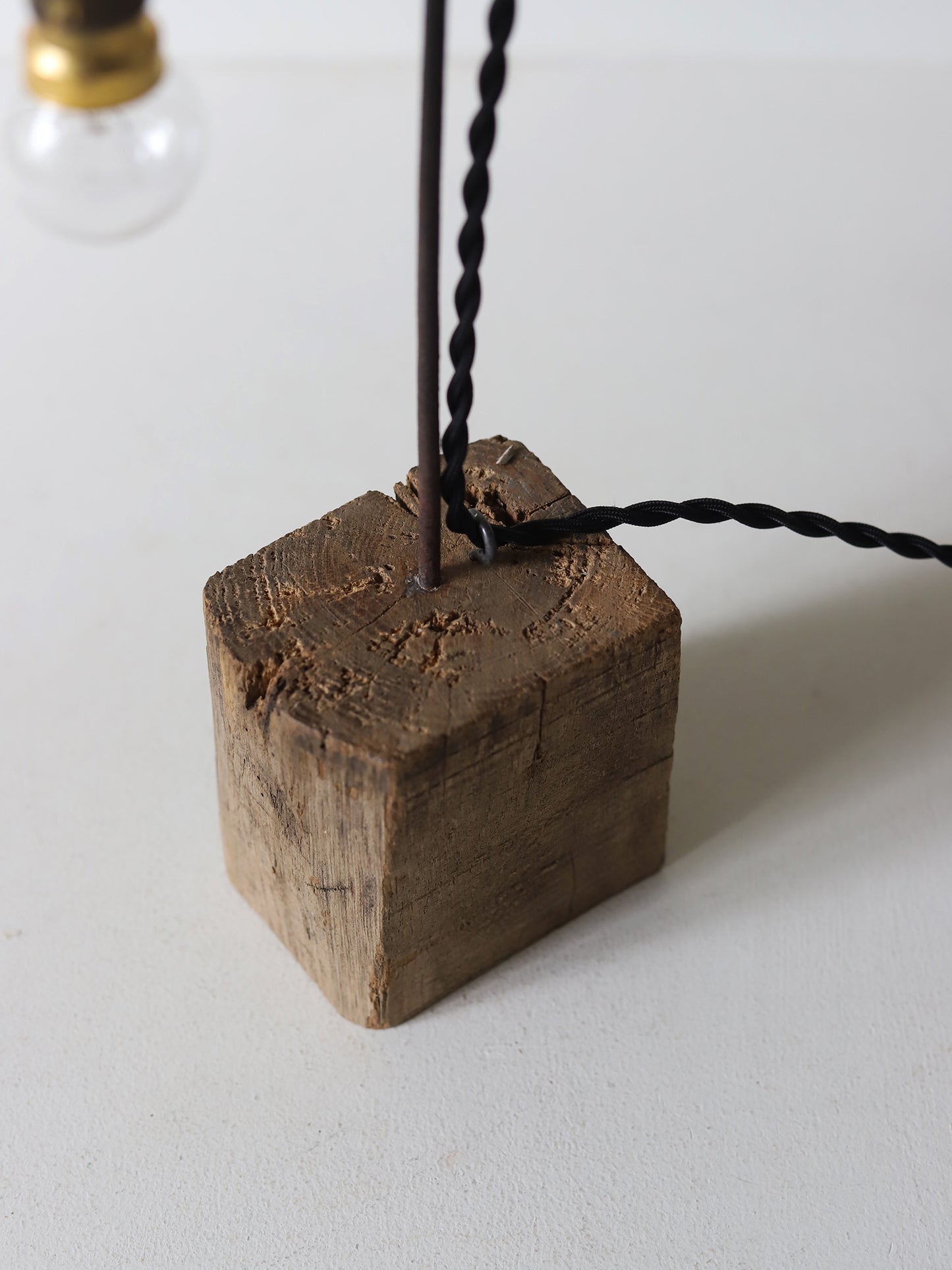 WOOD BROCK LAMP