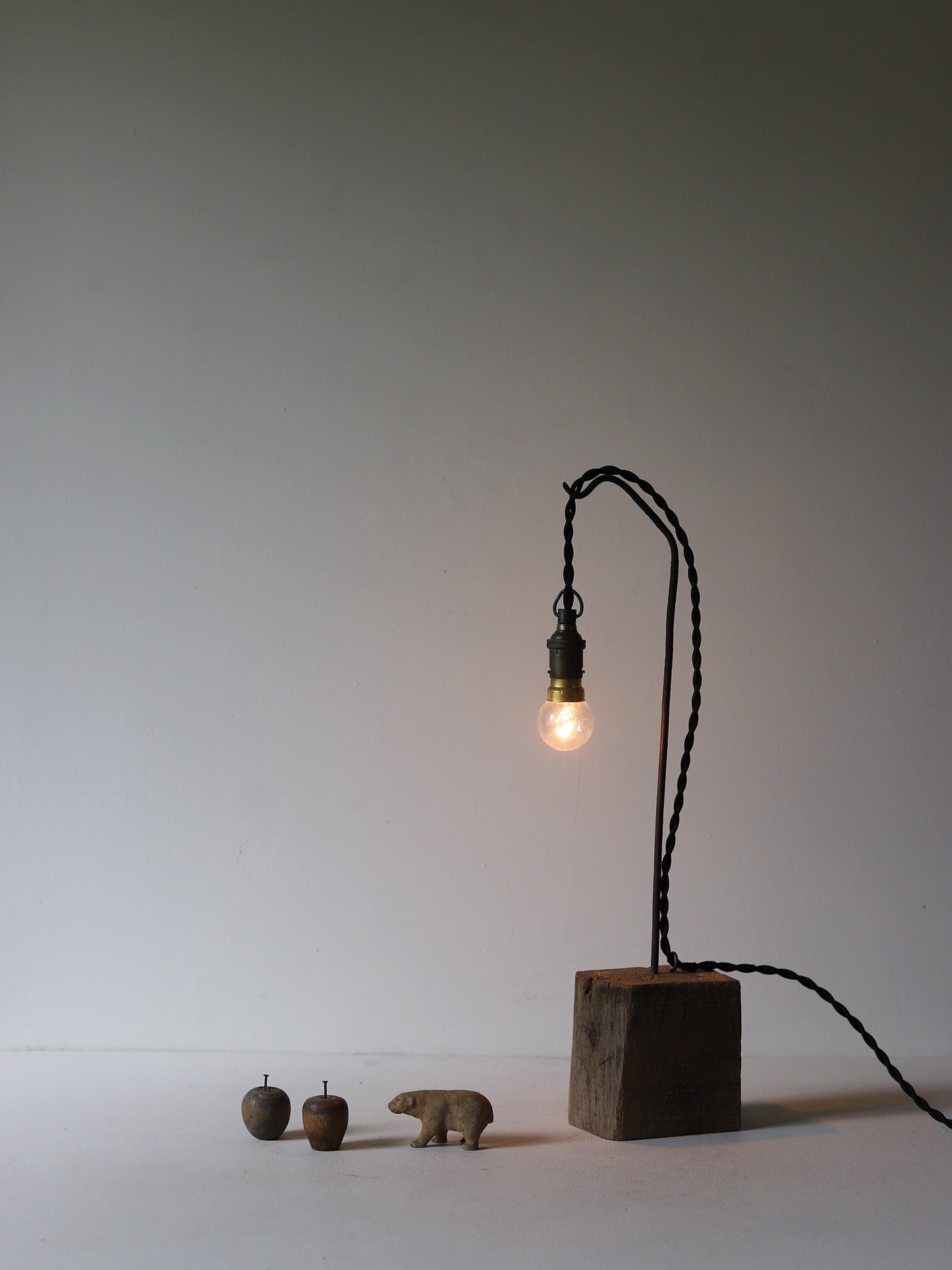 WOOD BROCK LAMP