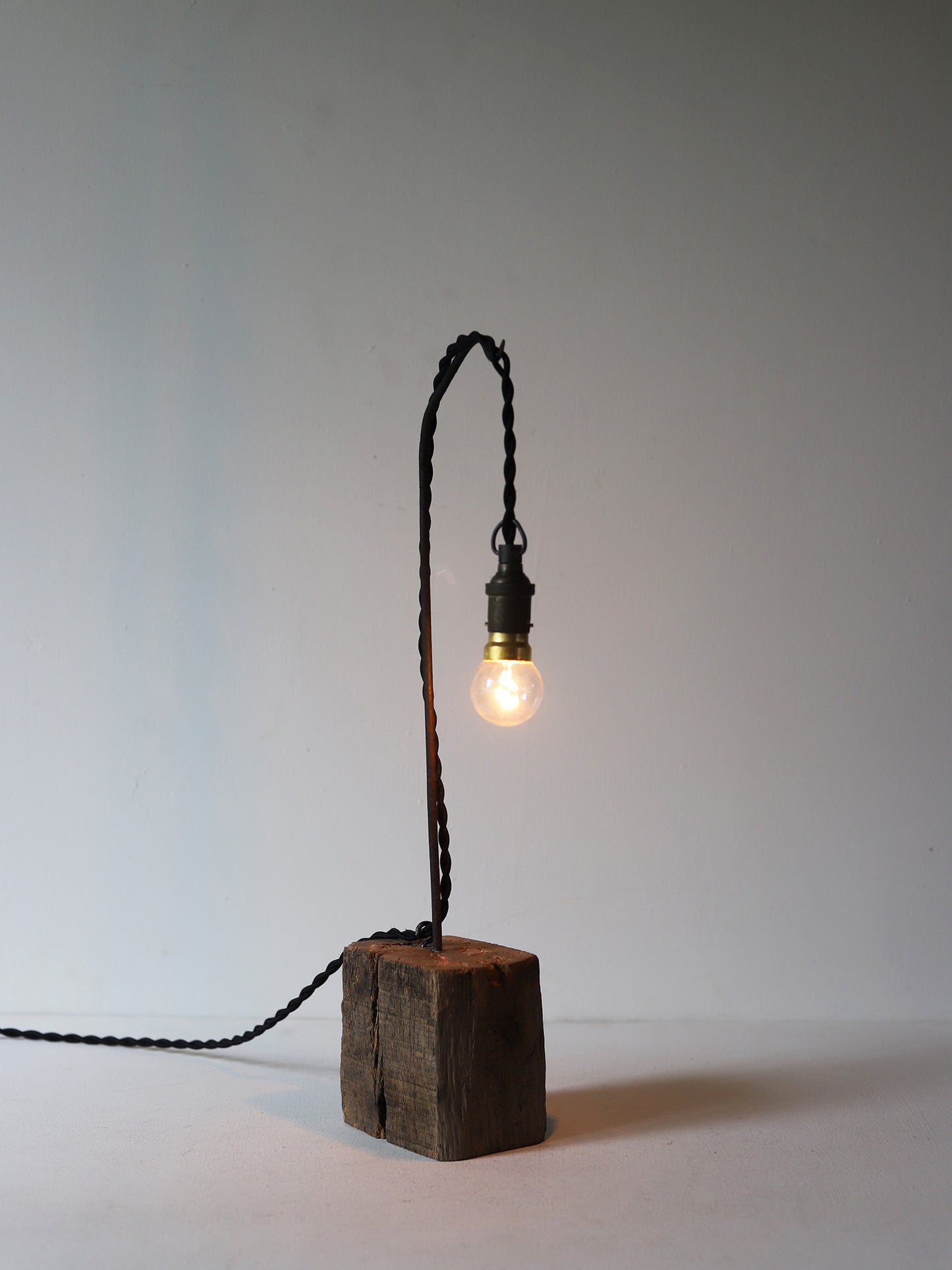 WOOD BROCK LAMP