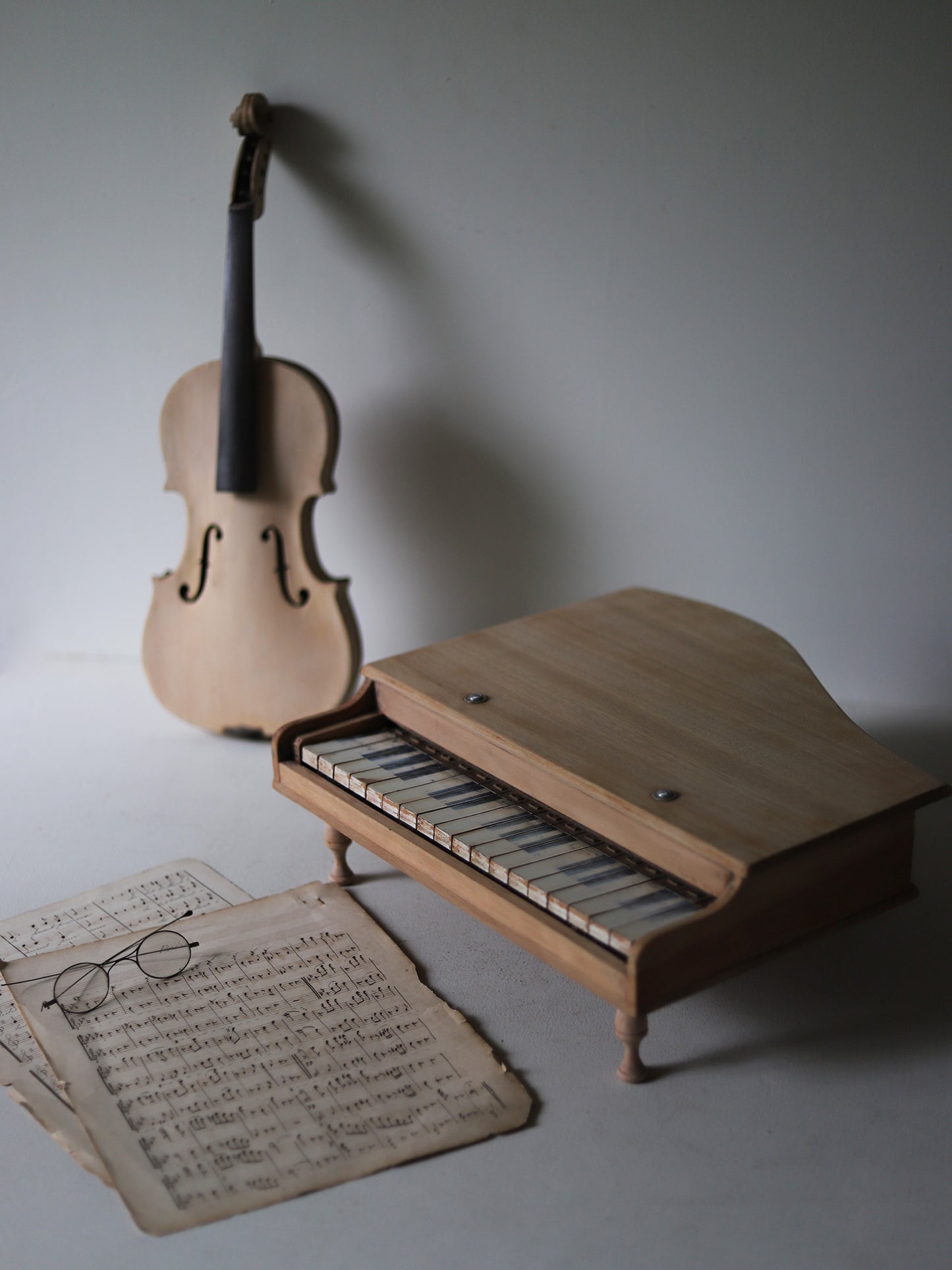 TOY PIANO