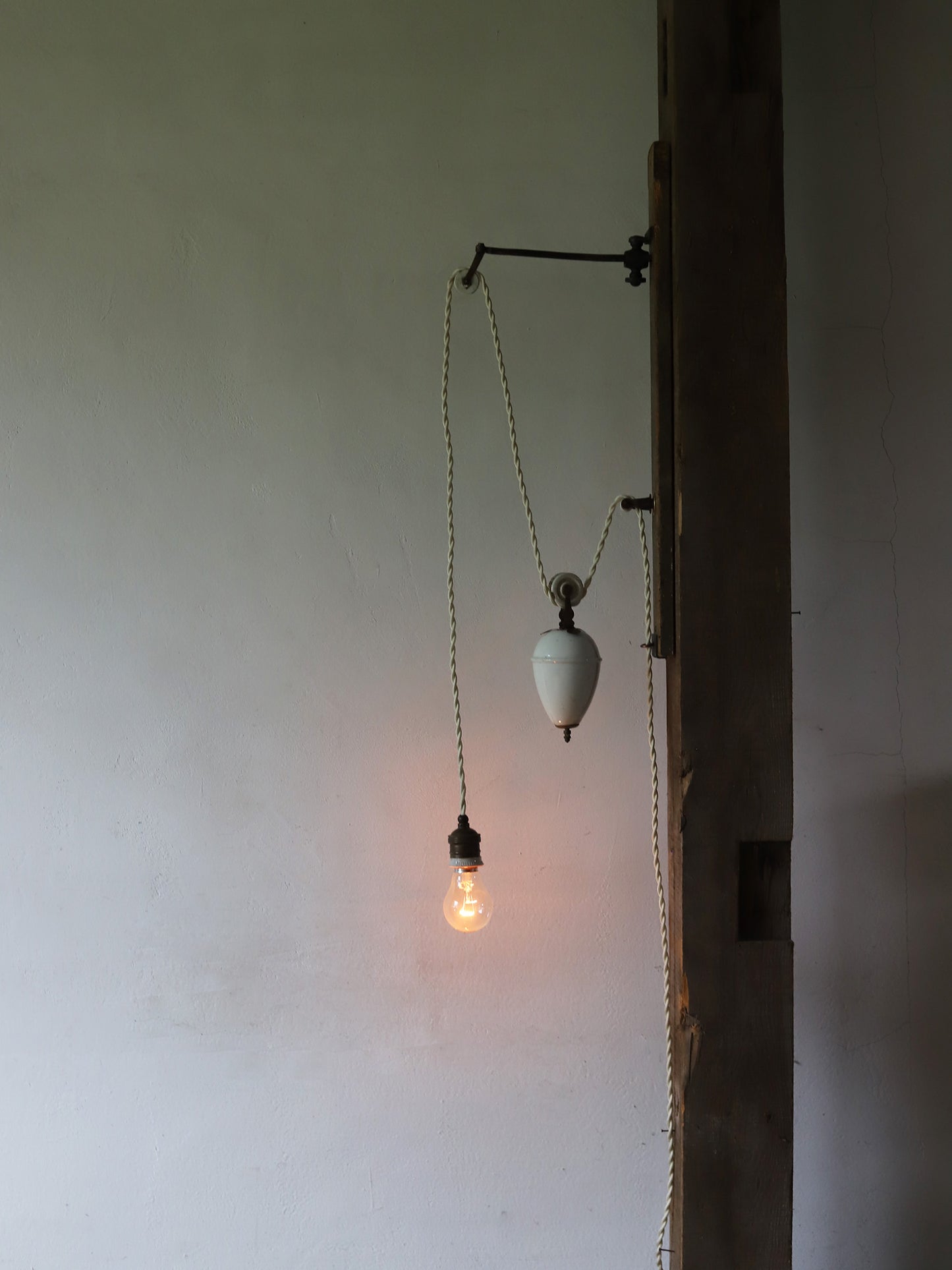 POTTERY LIFTING LAMP