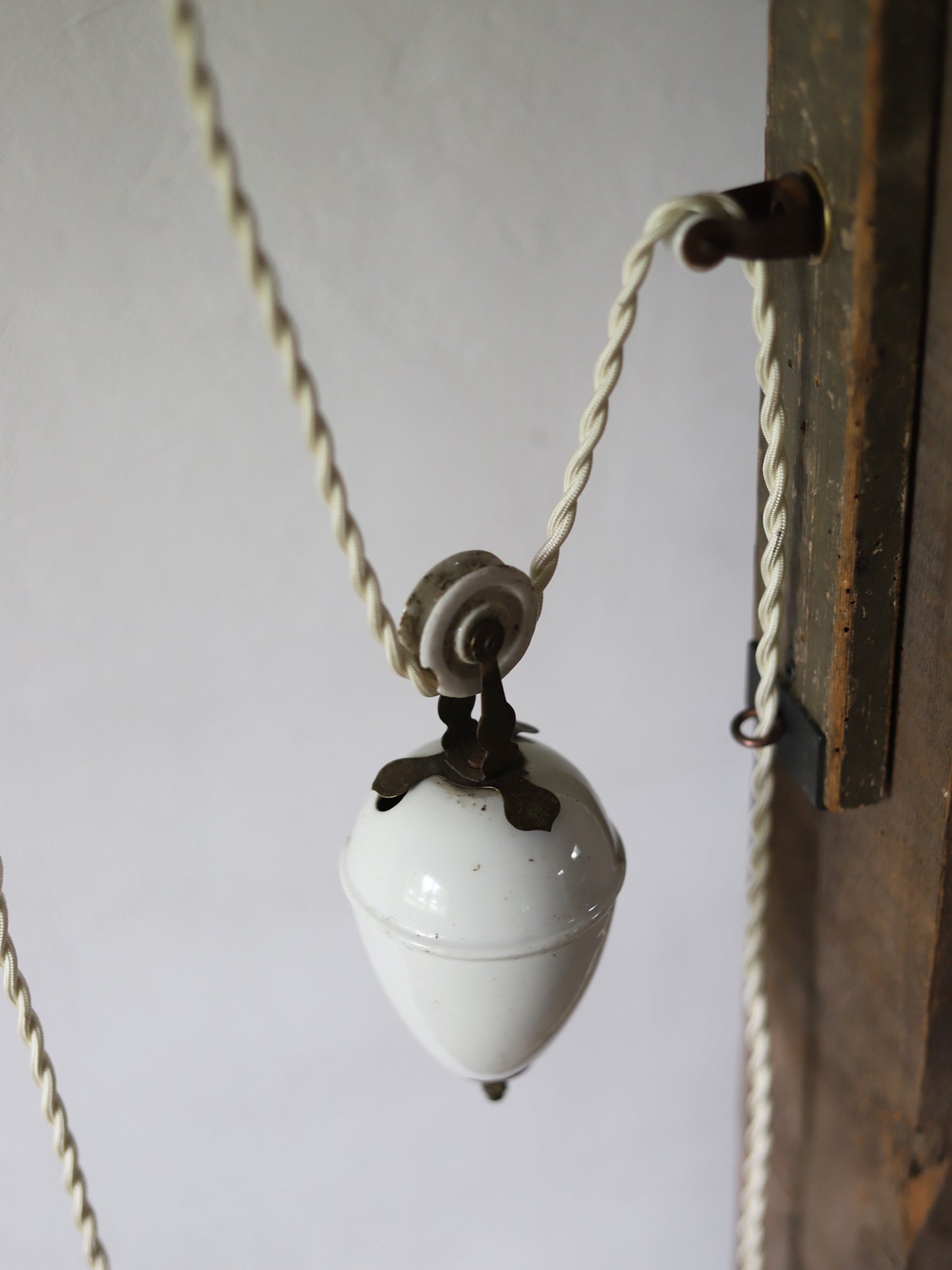 POTTERY LIFTING LAMP