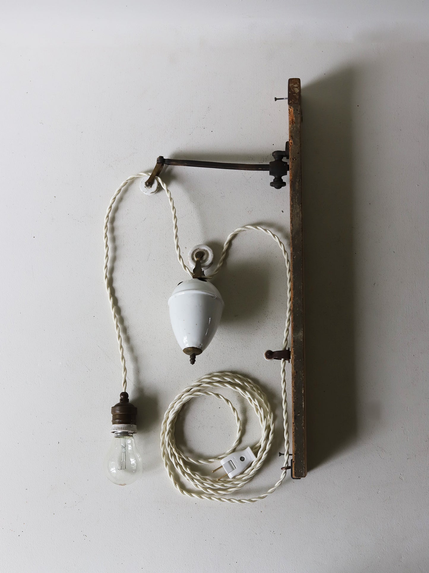 POTTERY LIFTING LAMP