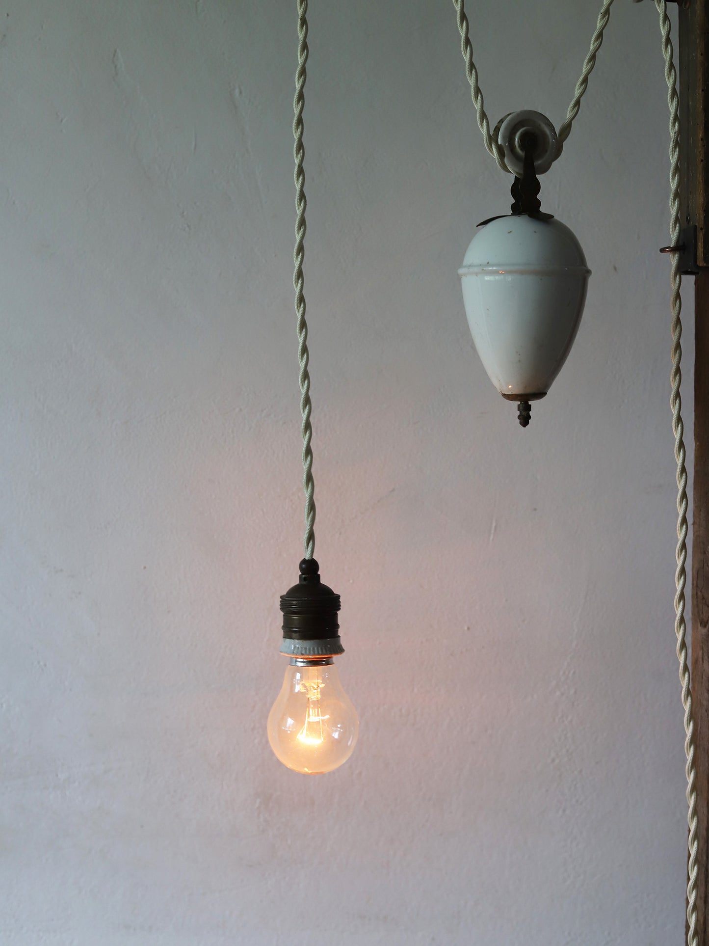 POTTERY LIFTING LAMP