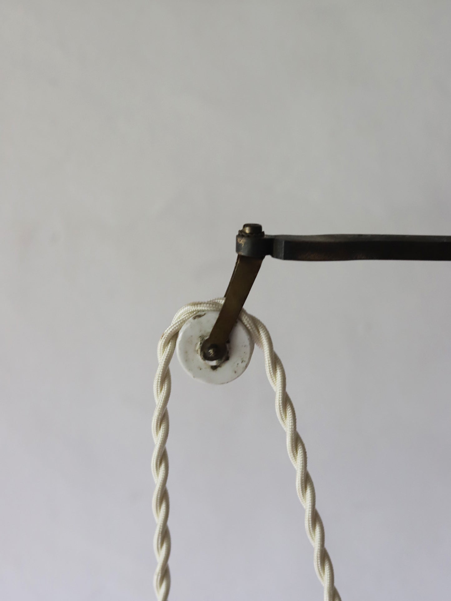 POTTERY LIFTING LAMP