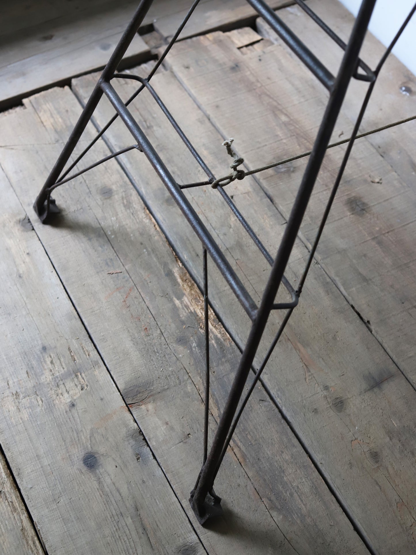 IRON STEPLADDER