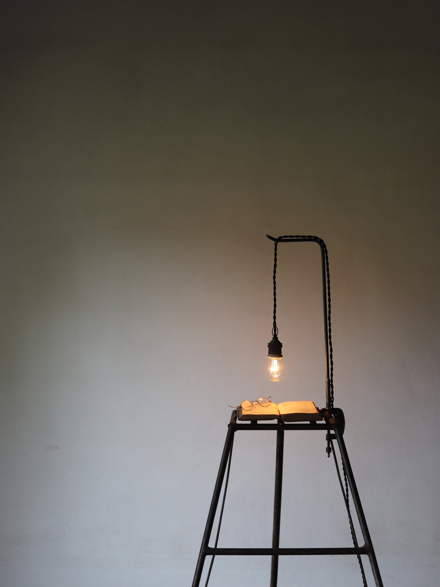 IRON STEPLADDER