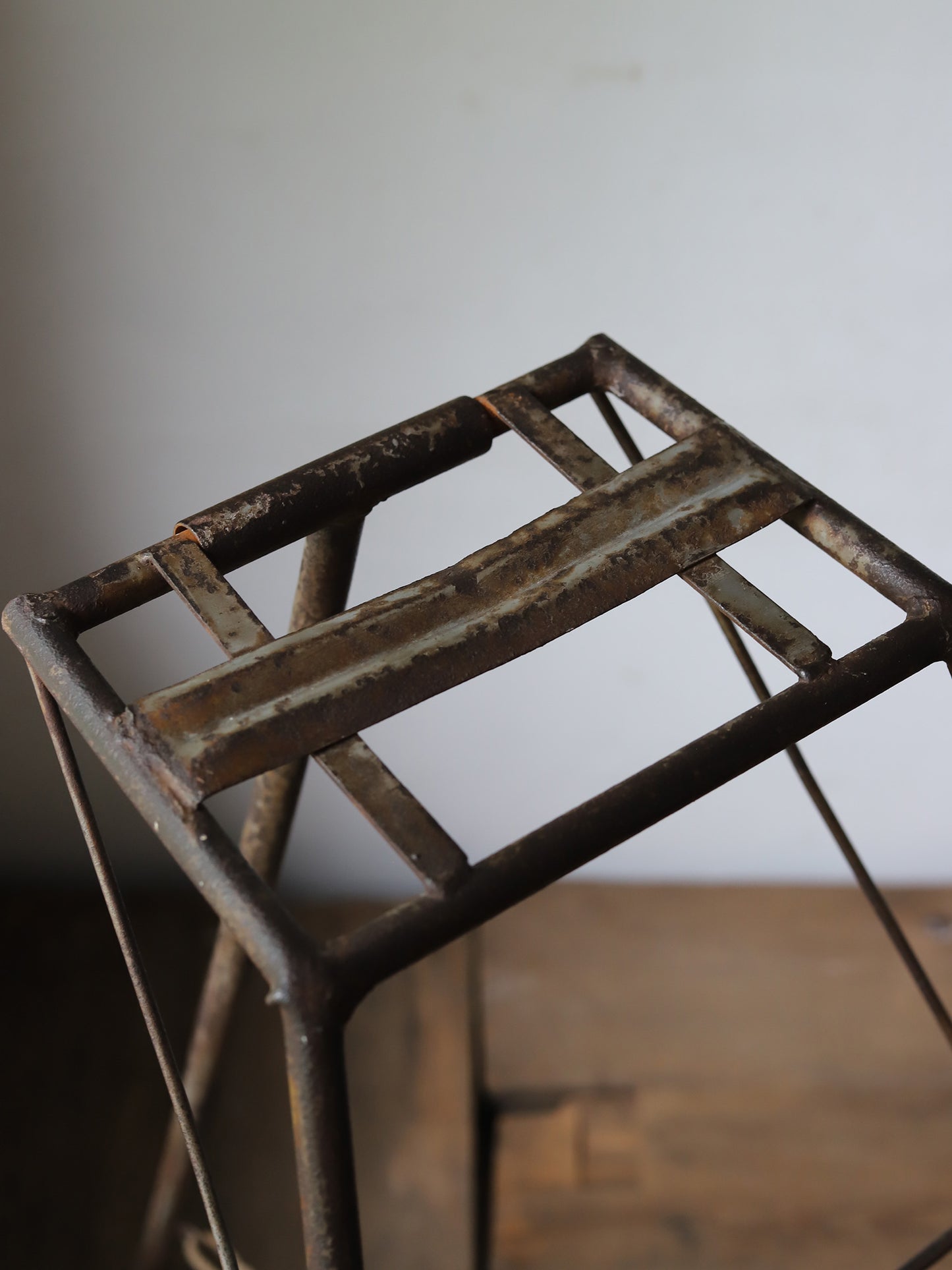 IRON STEPLADDER