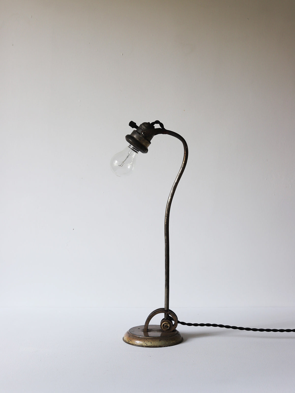 SWAN NECK LAMP